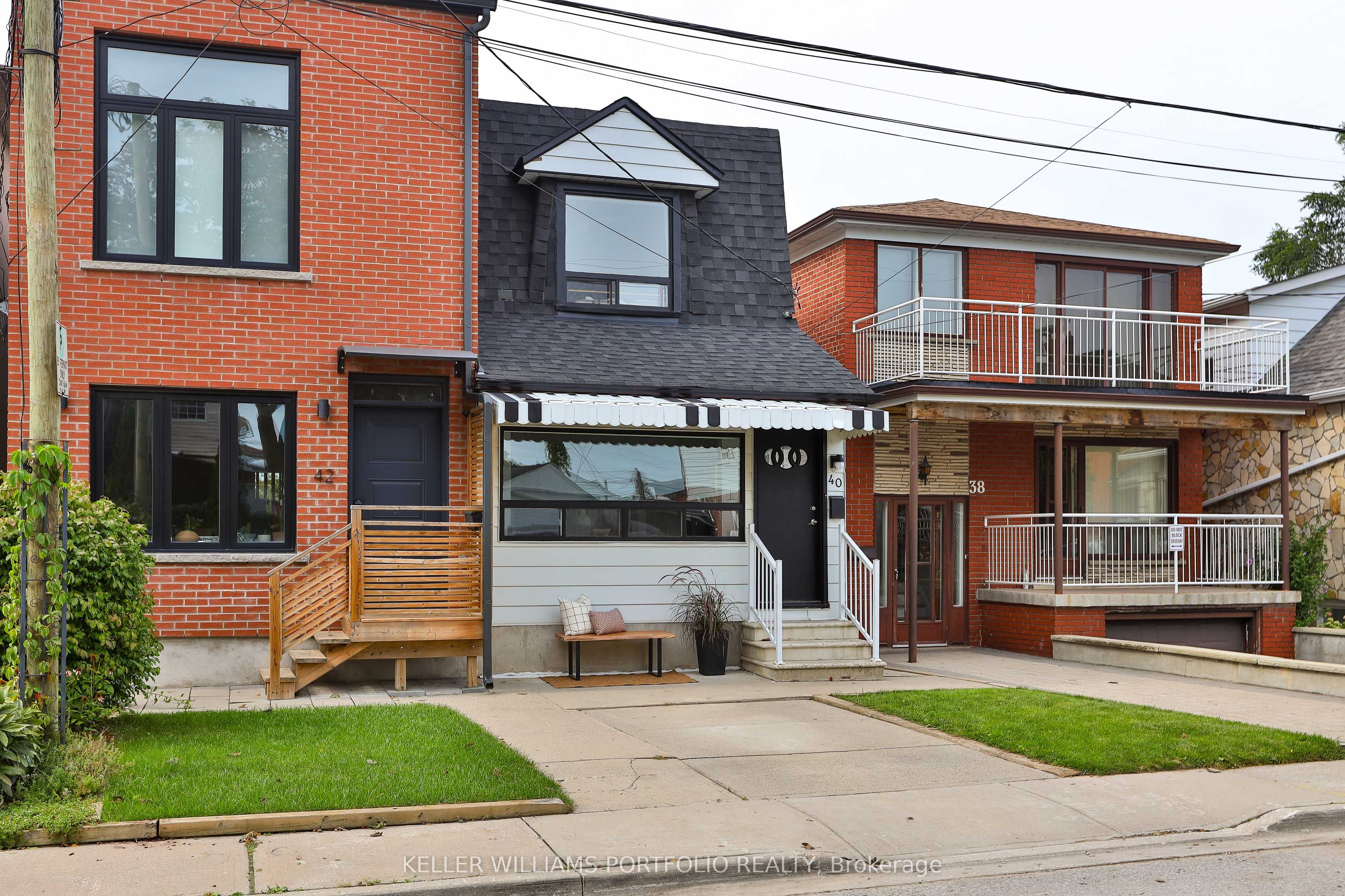 40 Aileen Avenue, Toronto, ON M6M 1E6 photo 2