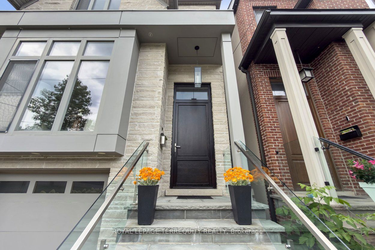 30B Thorndale Avenue, Toronto, ON M8X 1W9 photo 3