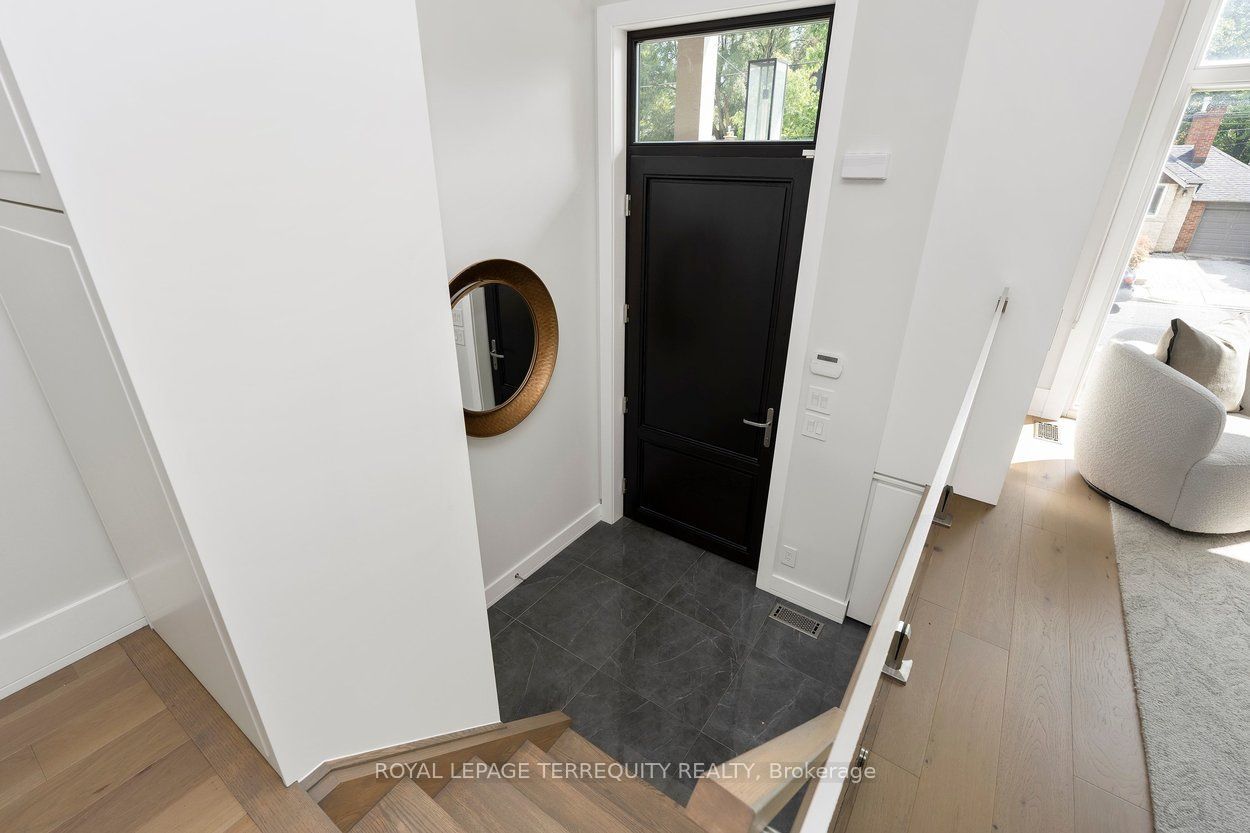 30B Thorndale Avenue, Toronto, ON M8X 1W9 photo 4