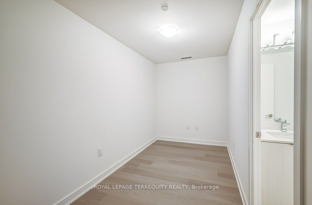 859 The Queensway 614, Toronto, ON M8Z 1N8 photo 5