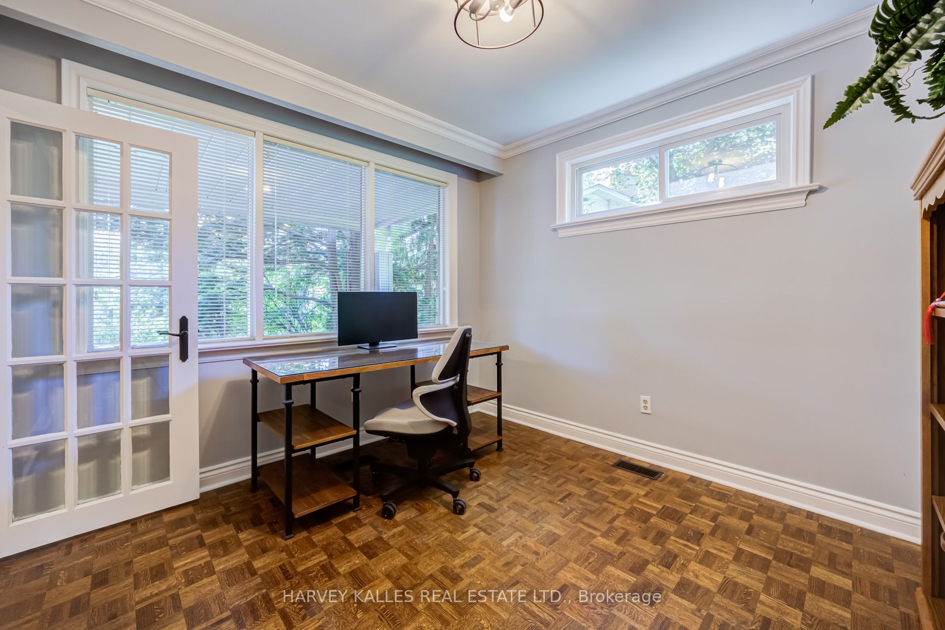 19 Ridgegate Crescent, Toronto, ON M8Y 2C9 photo 5