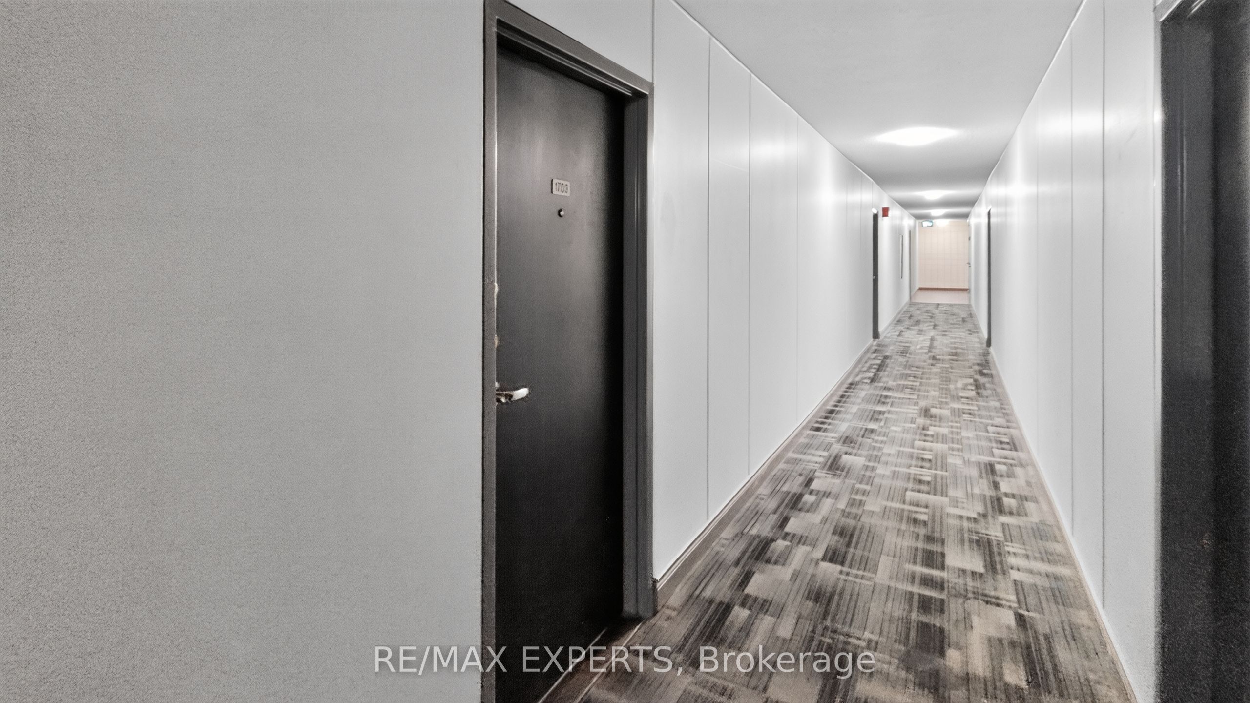 390 Dixon Road 1703, Toronto, ON M9R 1T4 photo 2
