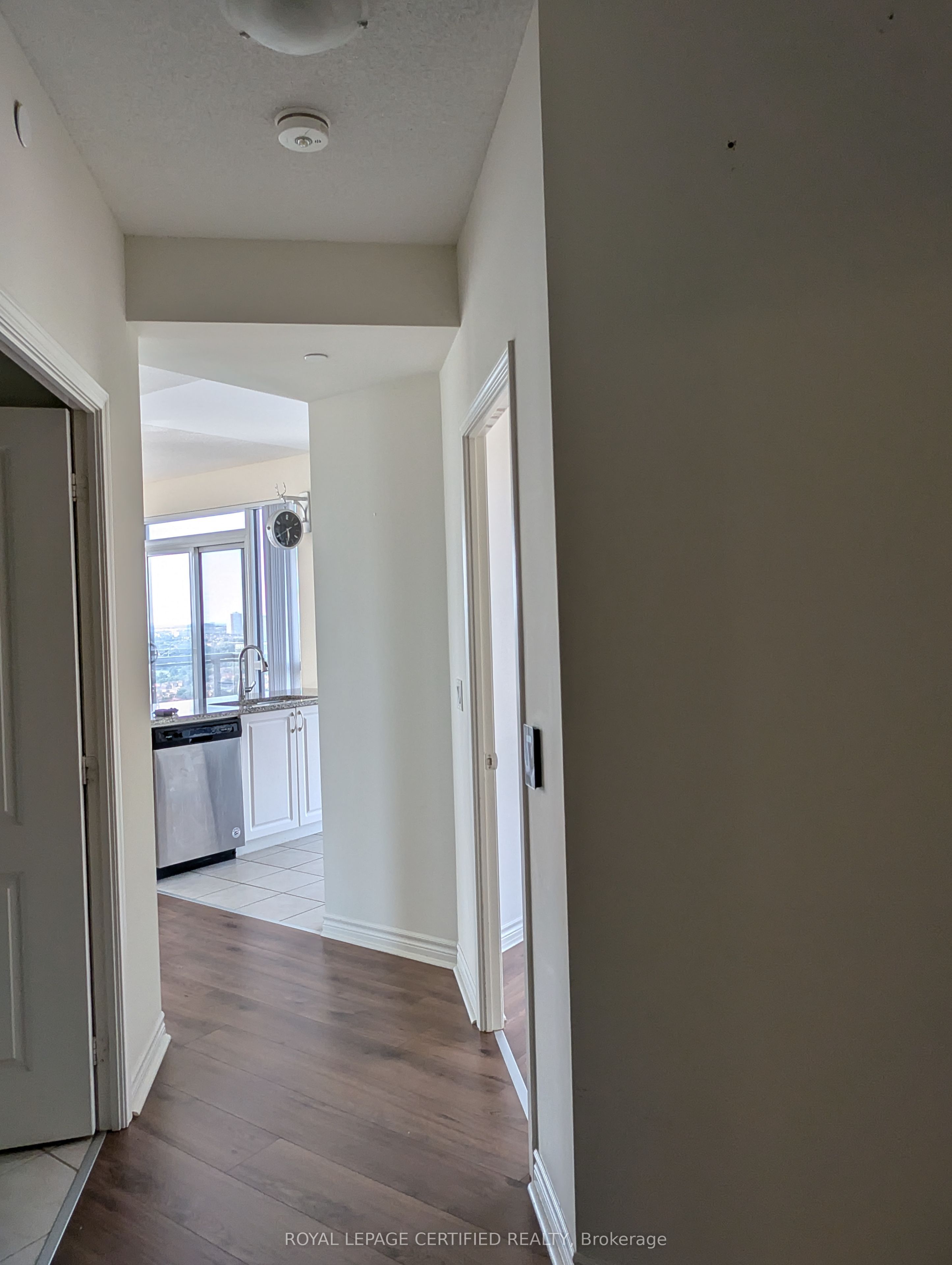 349 Rathburn Road W 2205, Mississauga, ON L5B 0G9 photo 3
