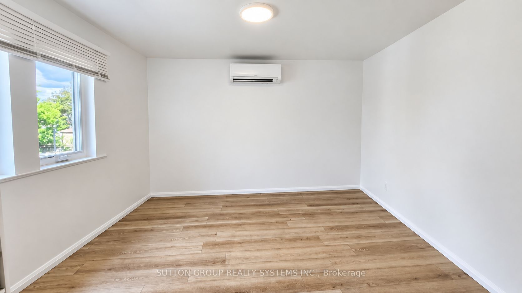 616 Rogers Road 2nd Floor, Toronto, ON M6M 1B8 photo 3