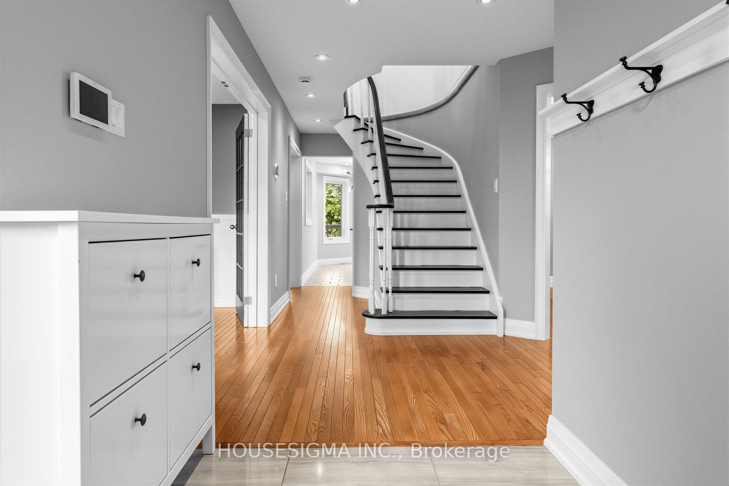292 Lisa Marie Drive, Orangeville, ON L9W 4P4 photo 3