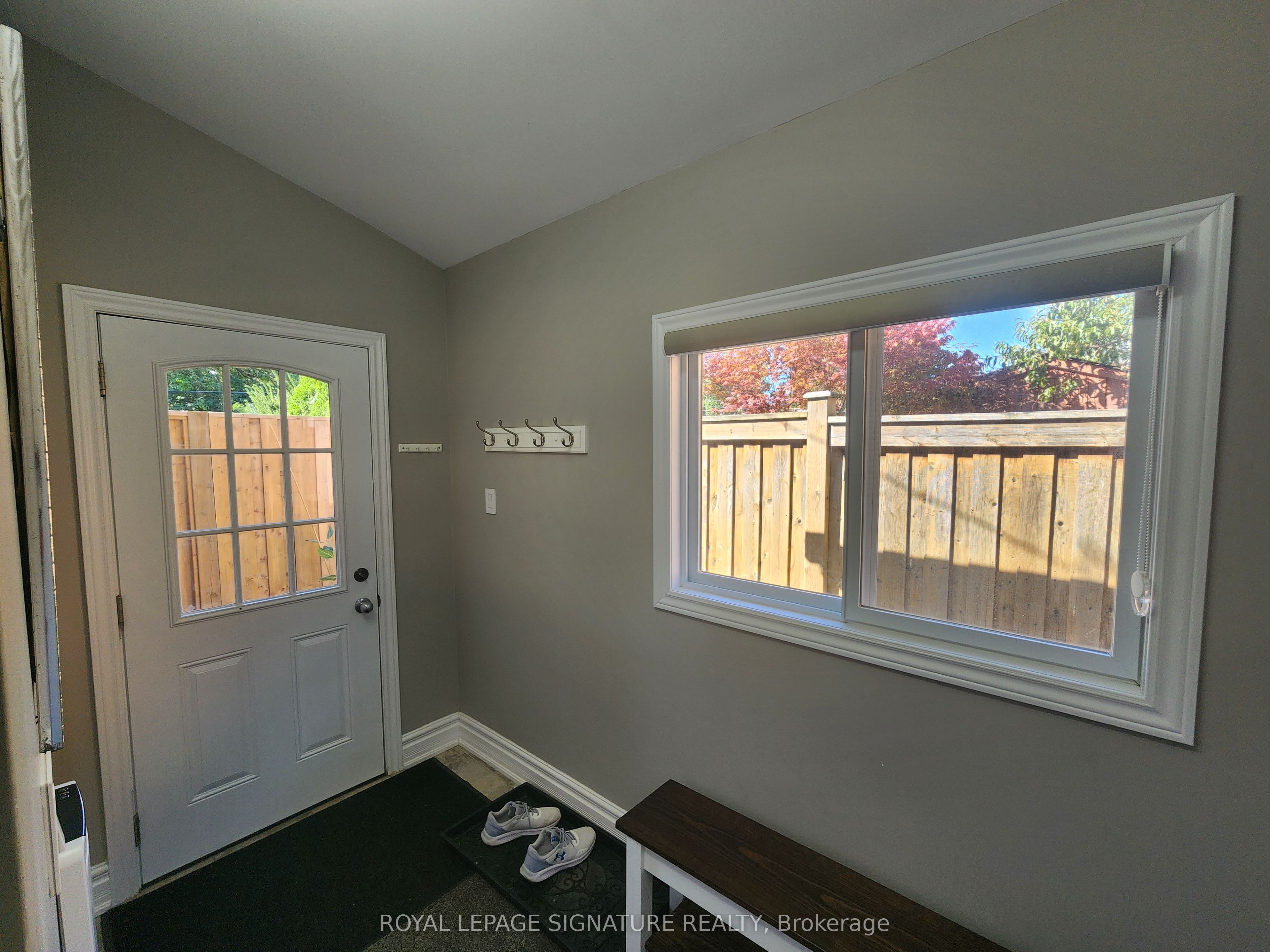 35 Summitcrest Drive Lower Level, Toronto, ON M9P 1H1 photo 4