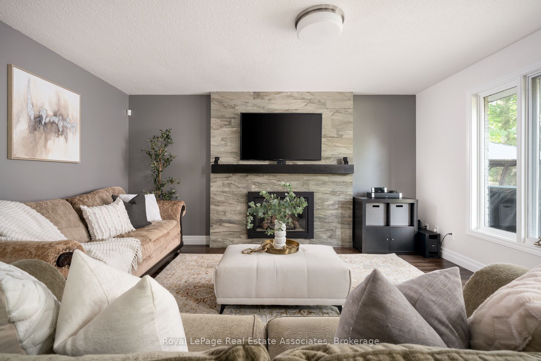 1349 Birchwood Heights Drive, Mississauga, ON L5G 2Y3 photo 5