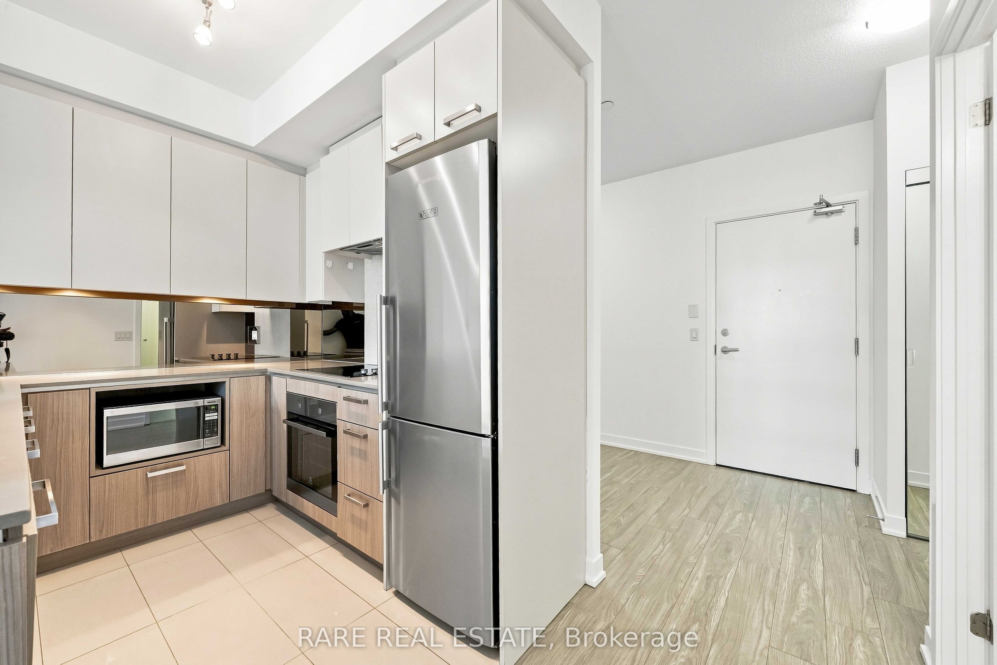 1830 Bloor Street W 206, Toronto, ON M6P 0A2 photo 4