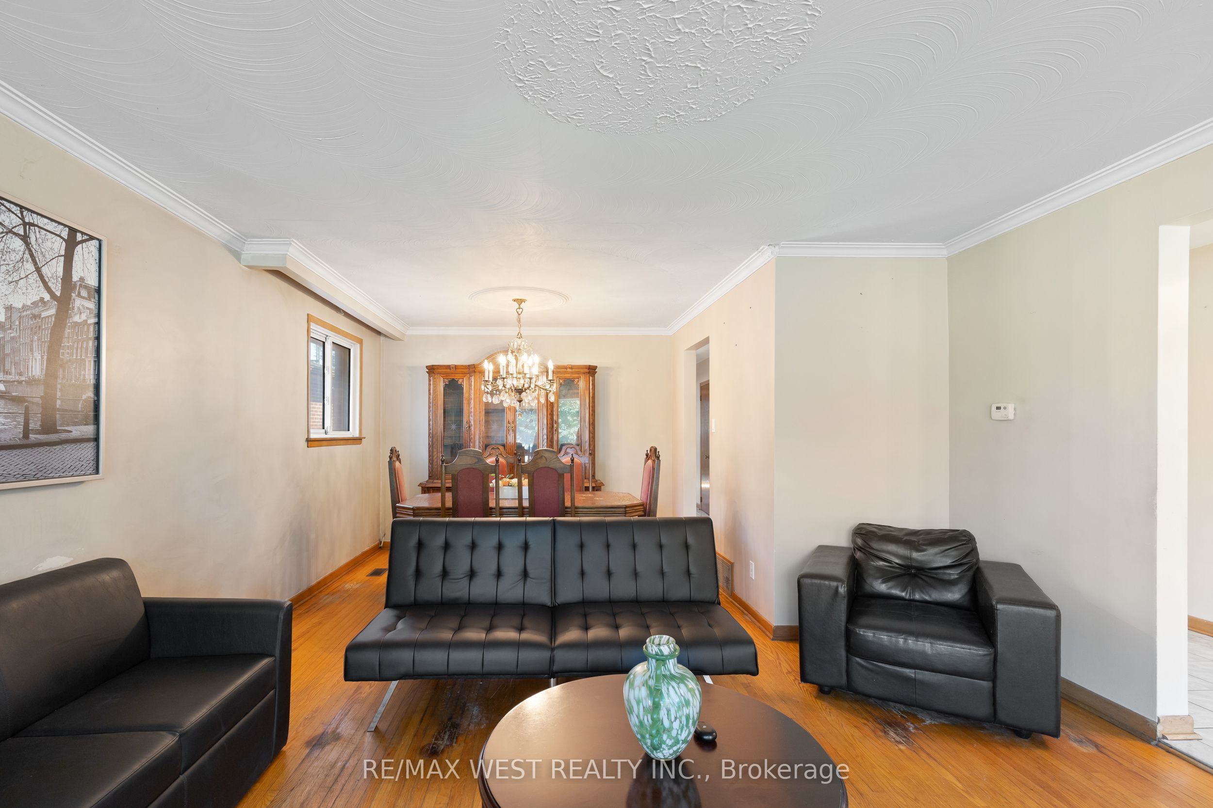 25 Apted Avenue, Toronto, ON M9L 2P2 photo 5