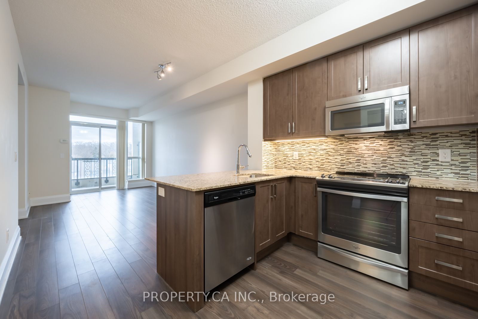1 Old Mill Drive 613, Toronto, ON M6S 0A1 photo 2