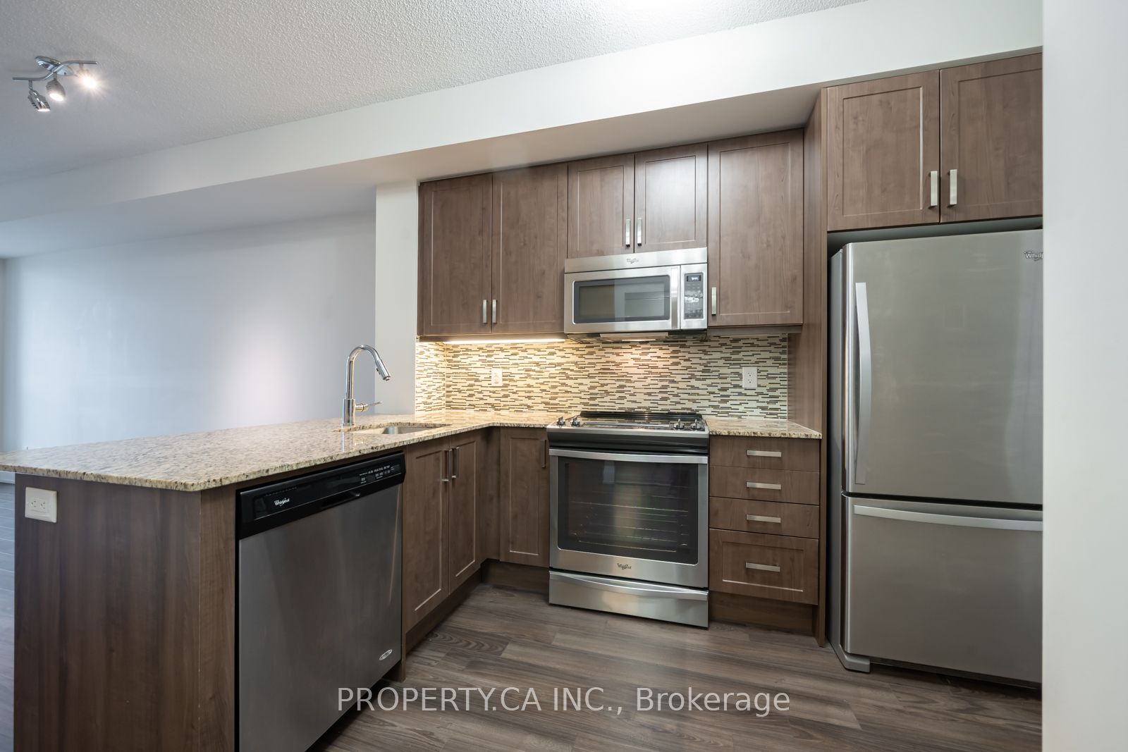 1 Old Mill Drive 613, Toronto, ON M6S 0A1 photo 3