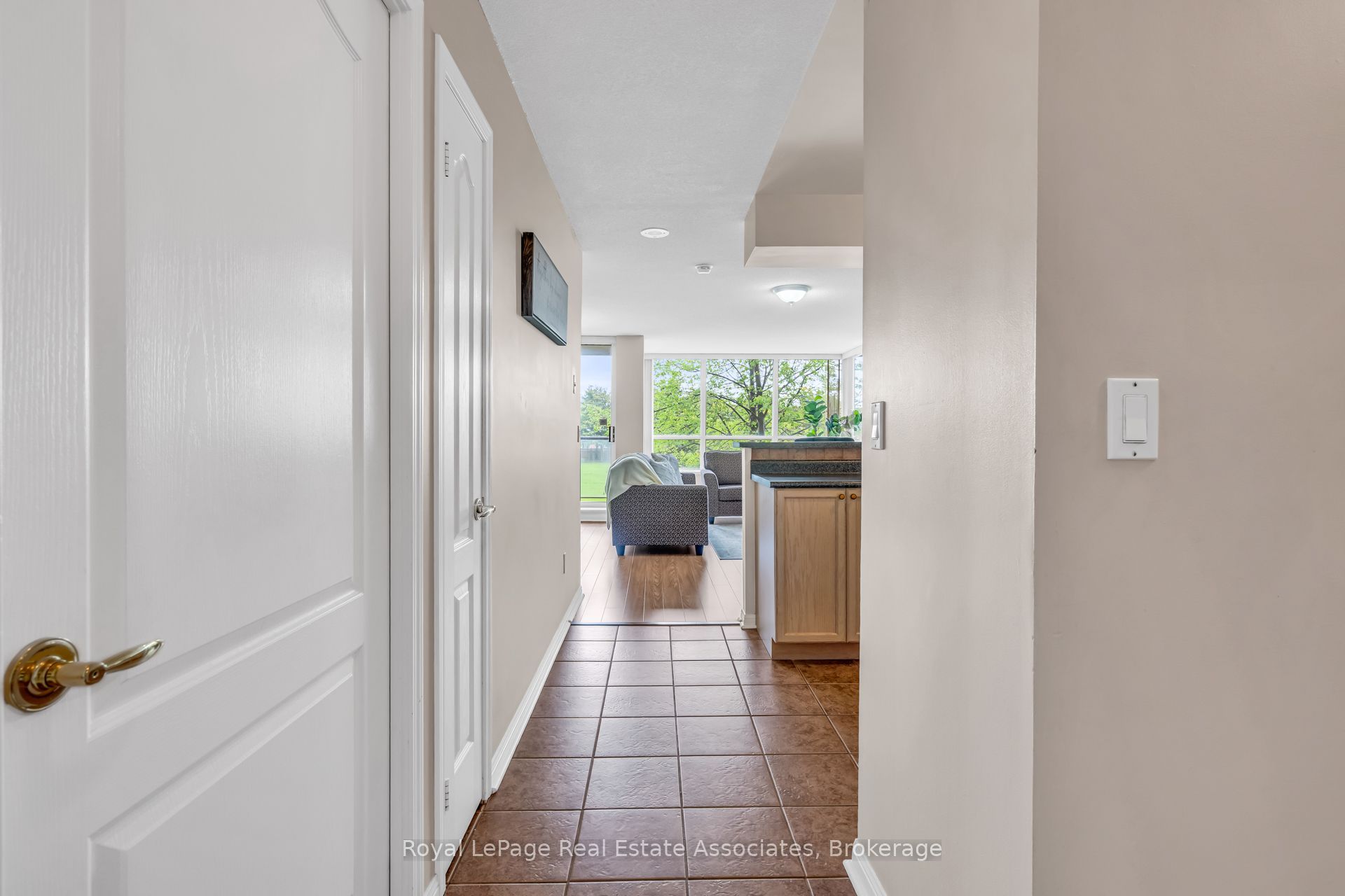 1140 Parkwest Place 208, Mississauga, ON L5E 3K9 photo 5