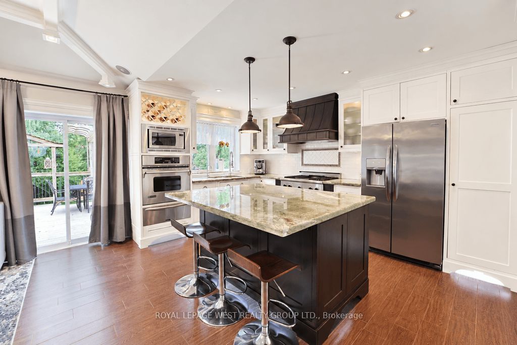 1422 Rebecca Street, Oakville, ON L6L 1Z5 photo 3