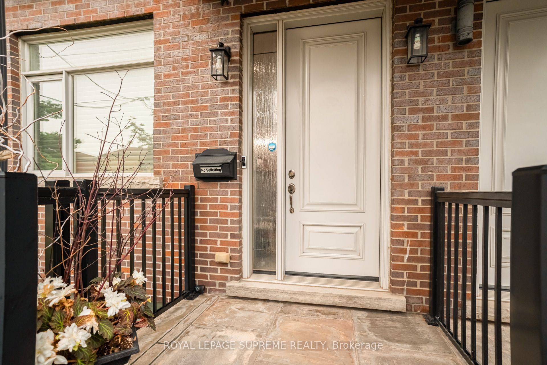 46B Strathnairn Avenue, Toronto, ON M6M 2E7 photo 3