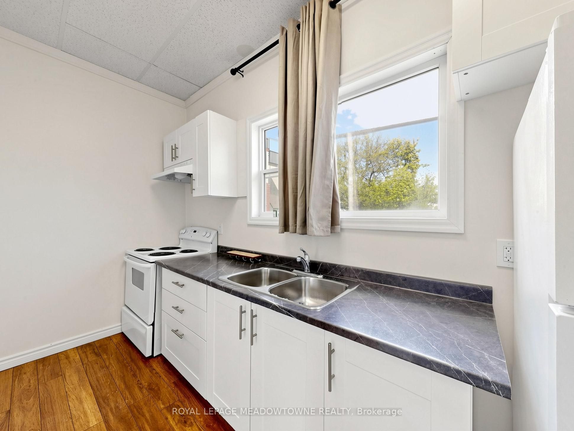 70 Mill Street 7, Halton Hills, ON L7G 2C9 photo 4