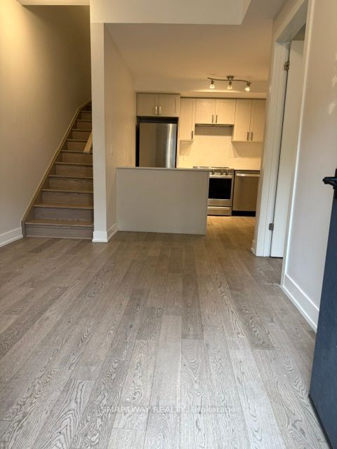 1070 Douglas McCurdy Common 122, Mississauga, ON L5G 0C6 photo 3