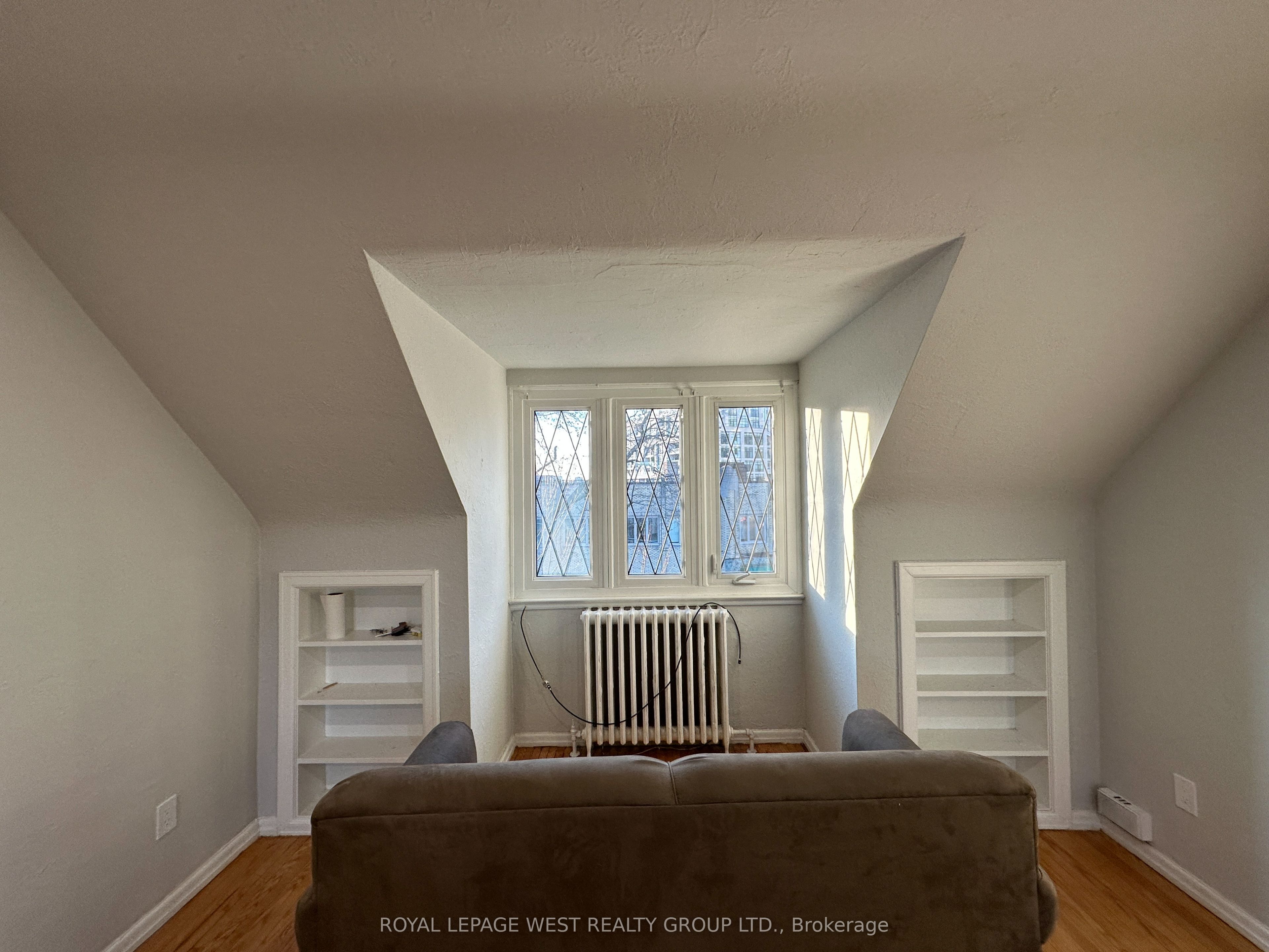27 Mossom Road 6, Toronto, ON M6S 1L9 photo 3