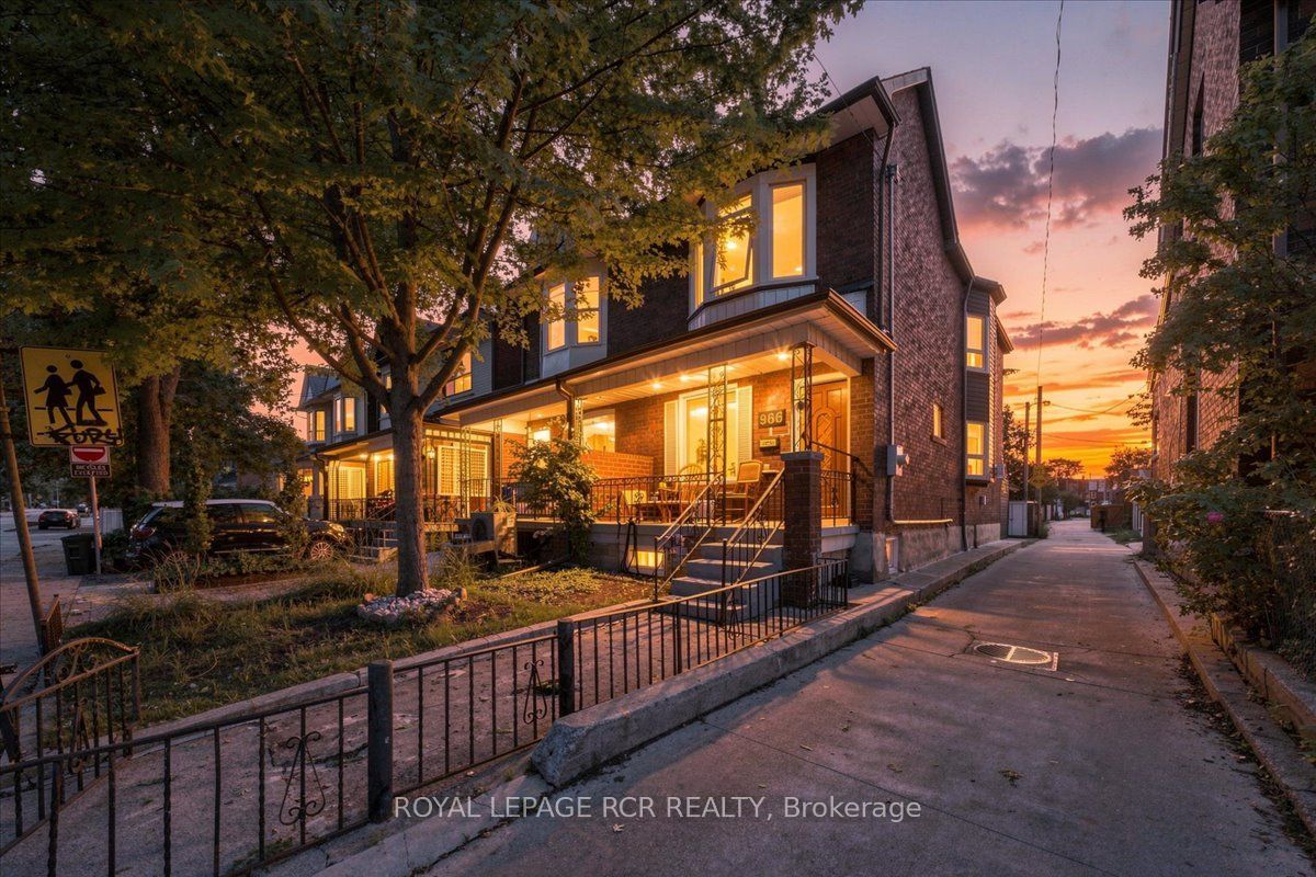 966 Shaw Street, Toronto, ON M6G 3M7
