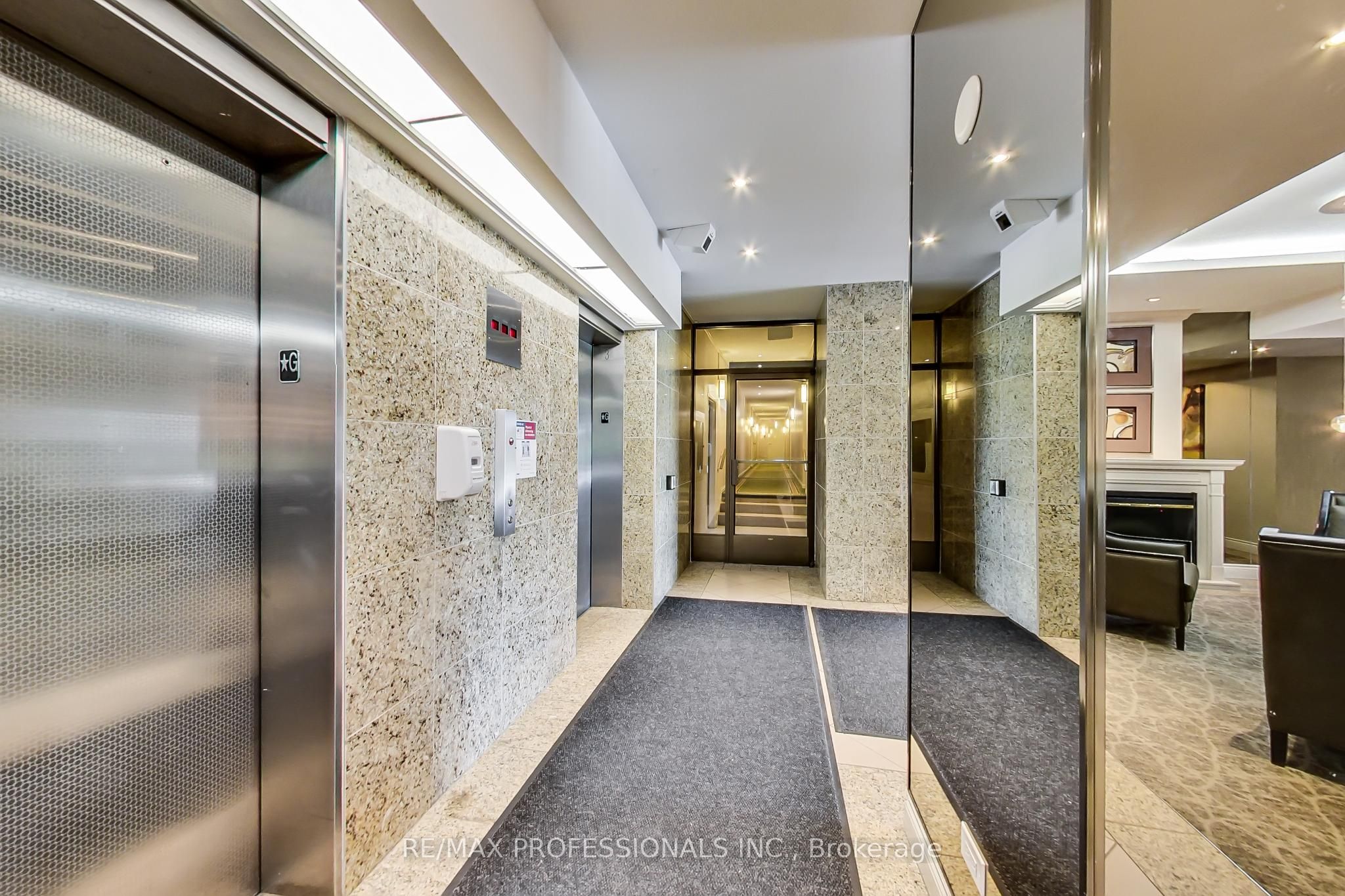260 Scarlett Road 207, Toronto, ON M6N 4X6 photo 5