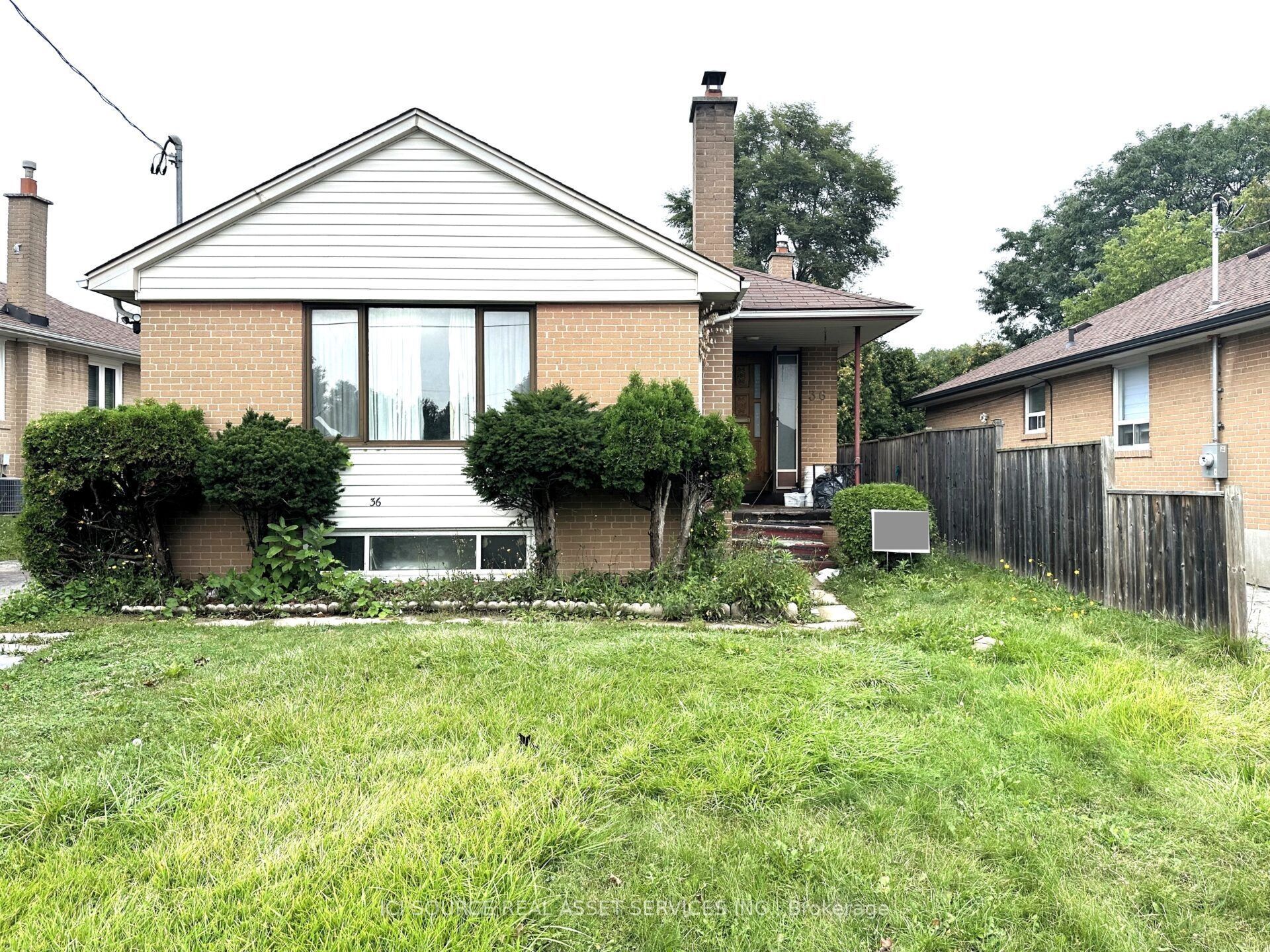 36 Hinton Road Main Fl, Toronto, ON M9W 2V5