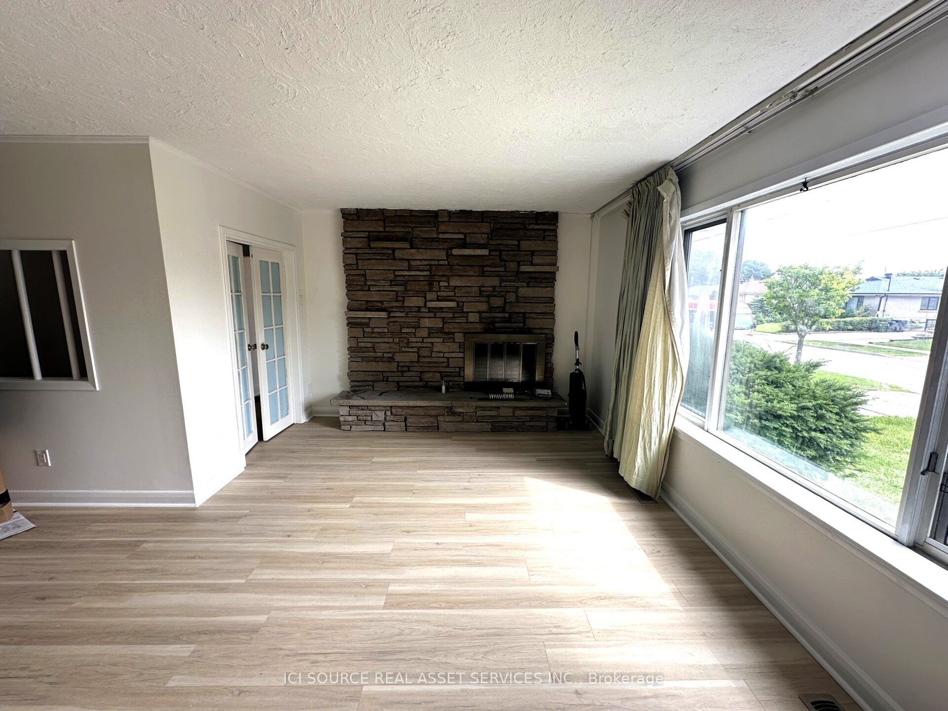 36 Hinton Road Main Fl, Toronto, ON M9W 2V5 photo 5