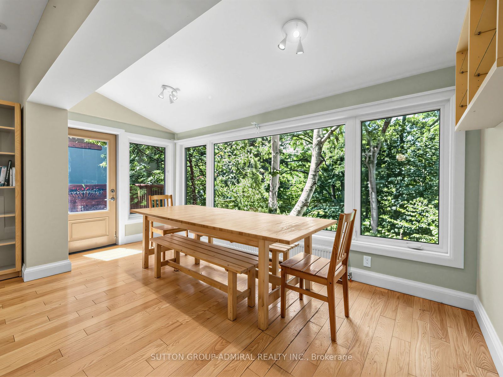 246 Ellis Avenue, Toronto, ON M6S 2X2 photo 3