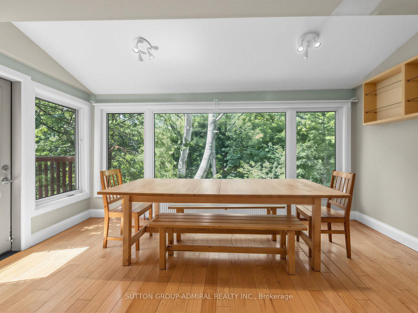 246 Ellis Avenue, Toronto, ON M6S 2X2 photo 4