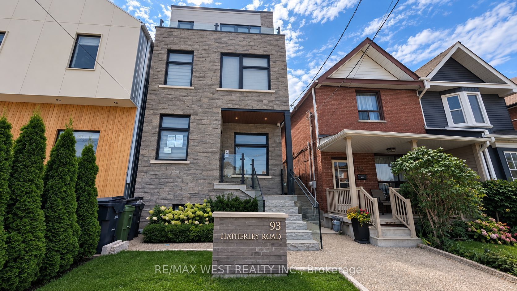 93 Hatherley Road Main Floor, Toronto, ON M6E 1W3 photo 2