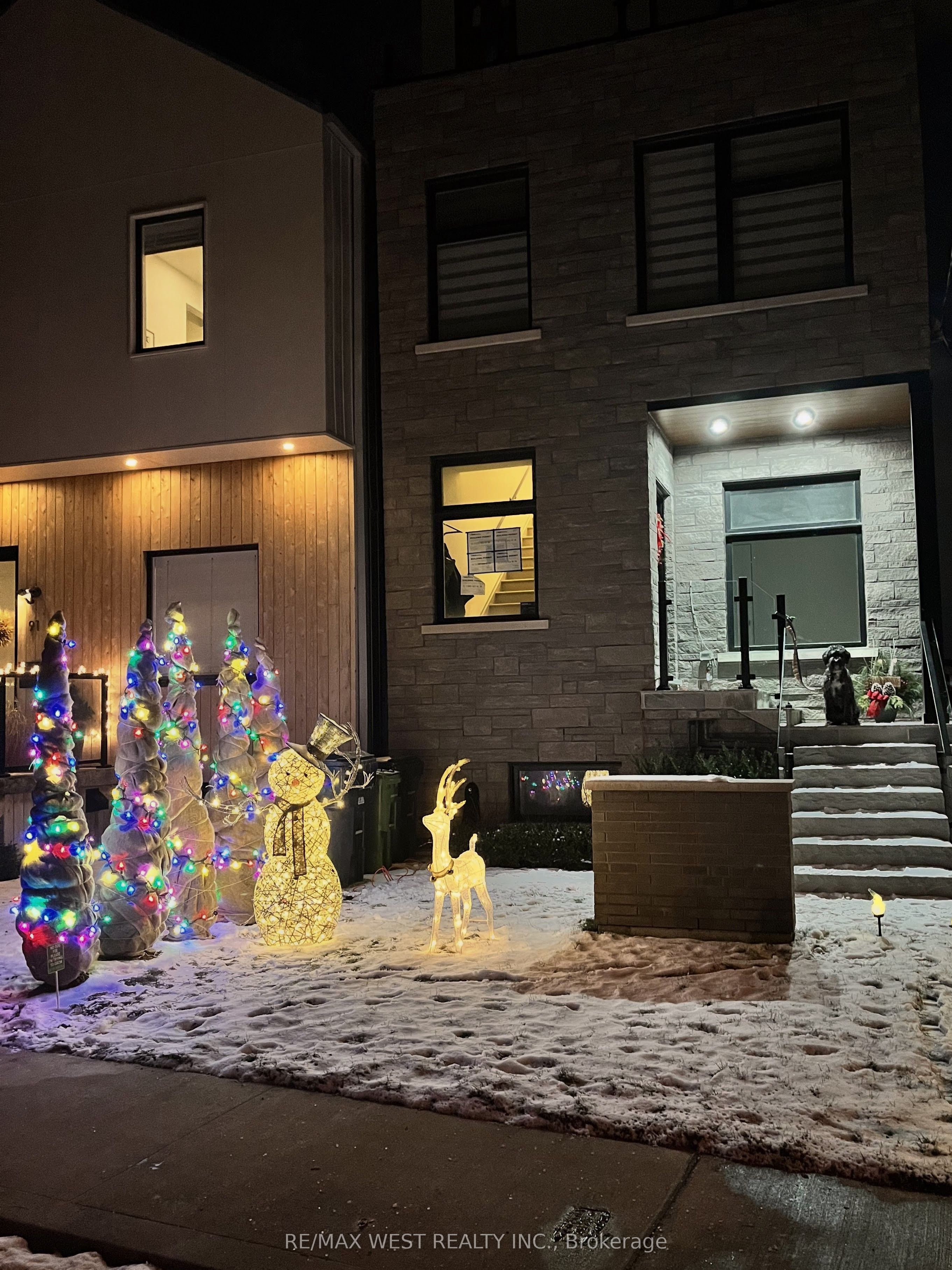 93 Hatherley Road Main Floor, Toronto, ON M6E 1W3 photo 5