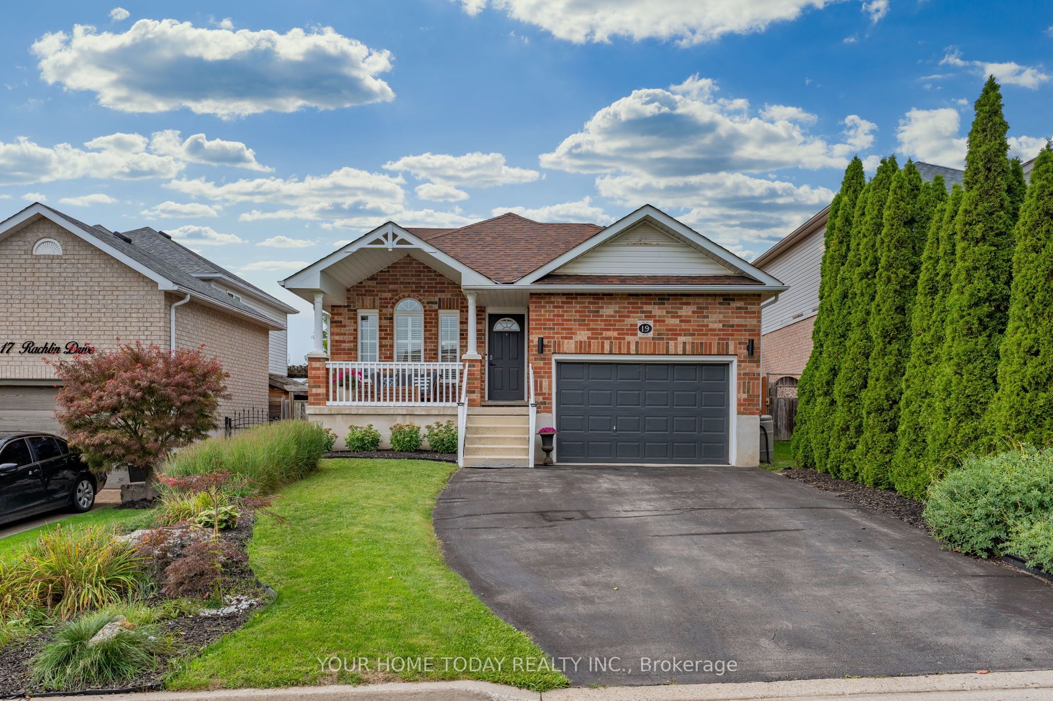 19 Rachlin Drive, Halton Hills, ON L7J 3A9 photo 2