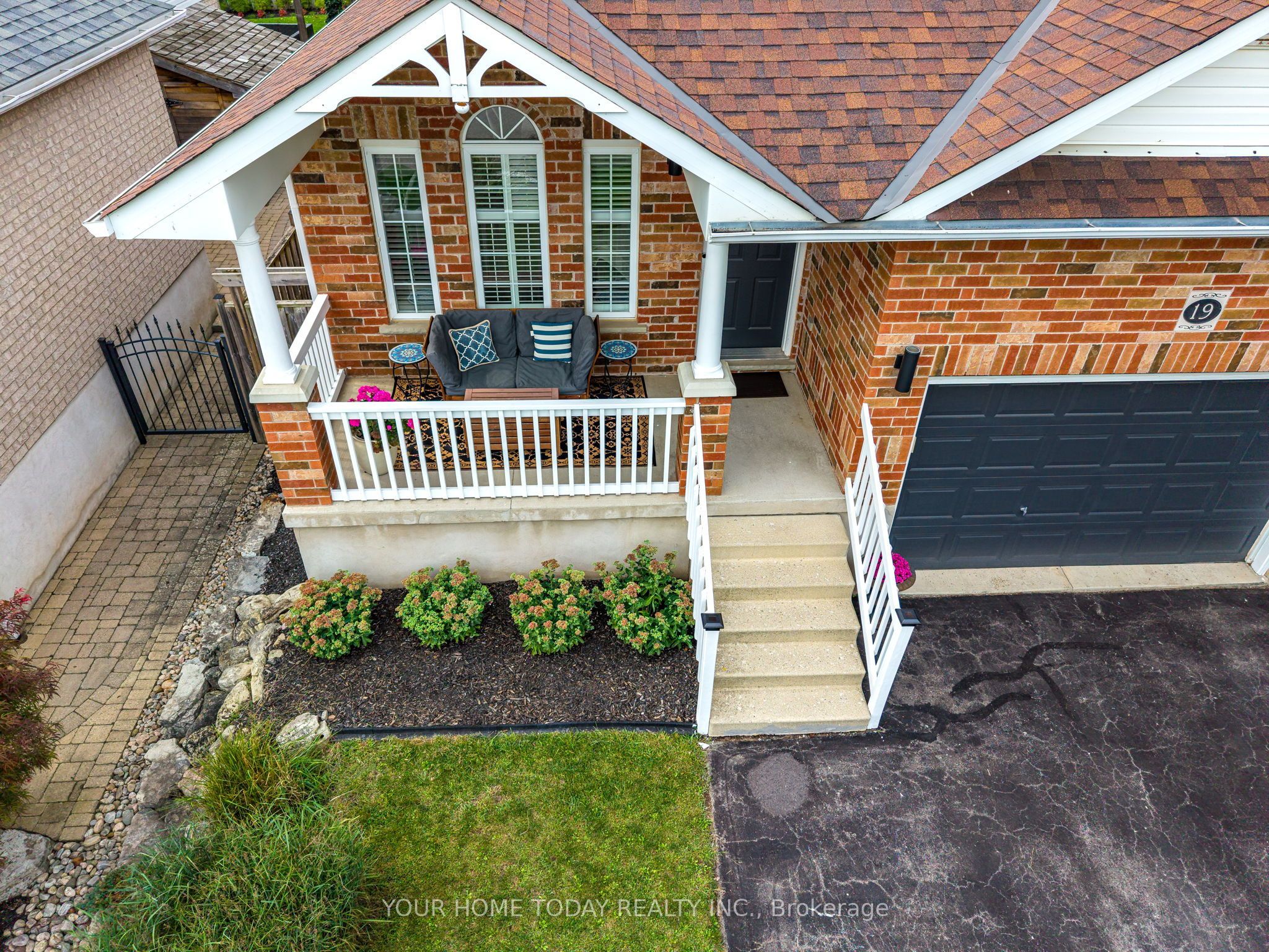 19 Rachlin Drive, Halton Hills, ON L7J 3A9 photo 3