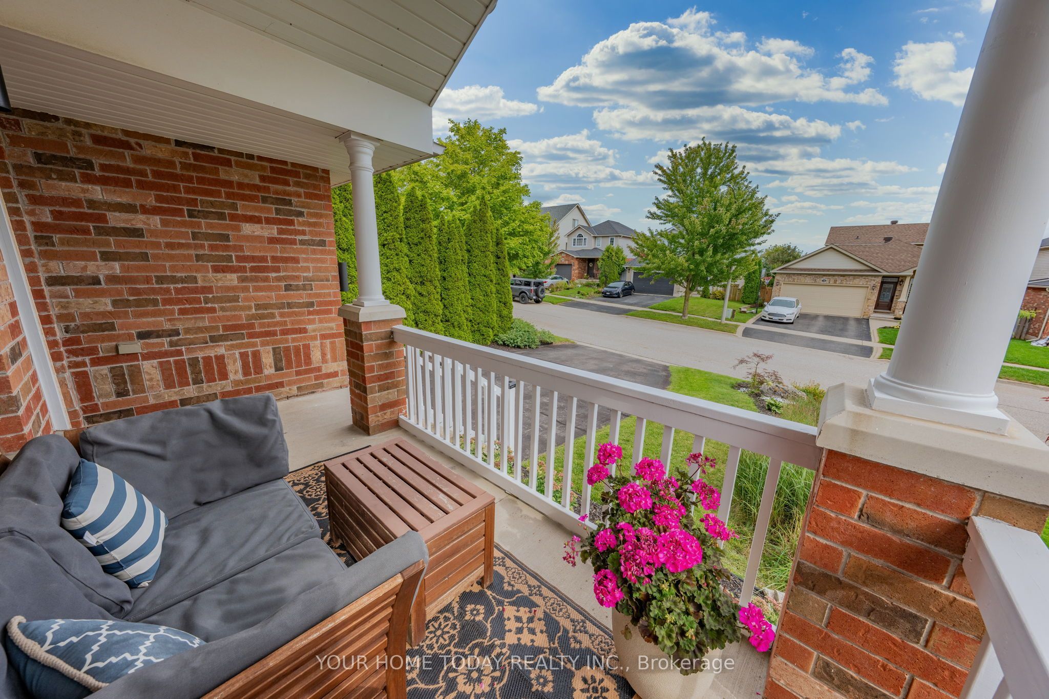 19 Rachlin Drive, Halton Hills, ON L7J 3A9 photo 4