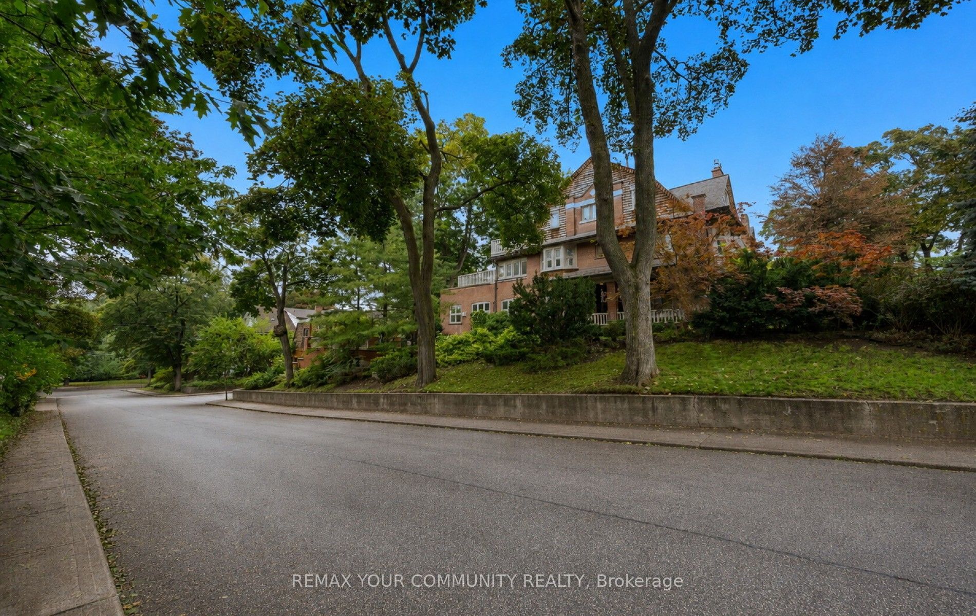 62 Indian Grove, Toronto, ON M6R 2Y4 photo 3