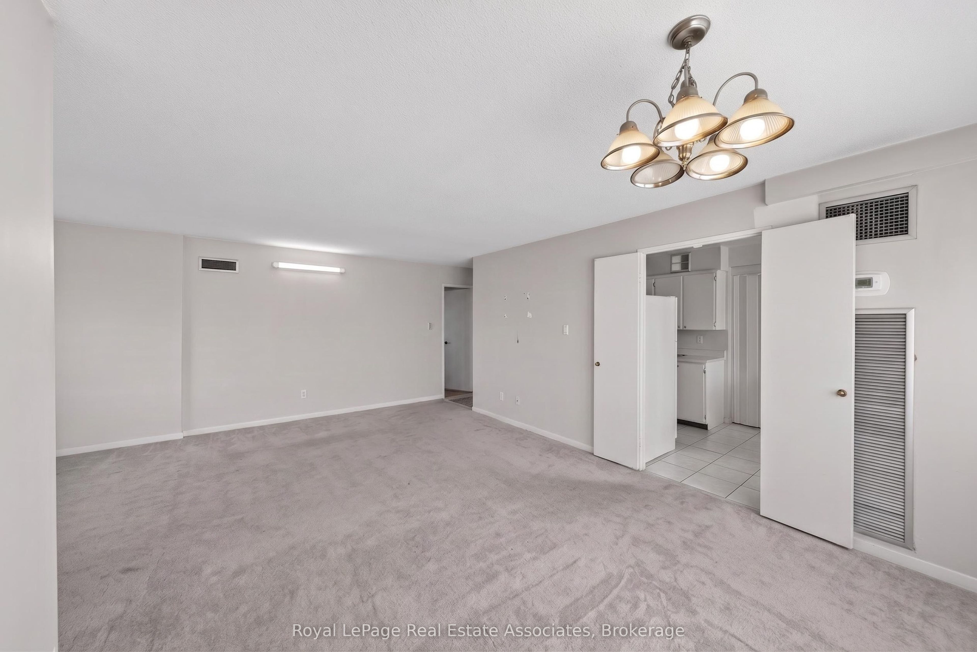 1580 Mississauga Valley Boulevard 901, Mississauga, ON L5A 3T8 photo 5