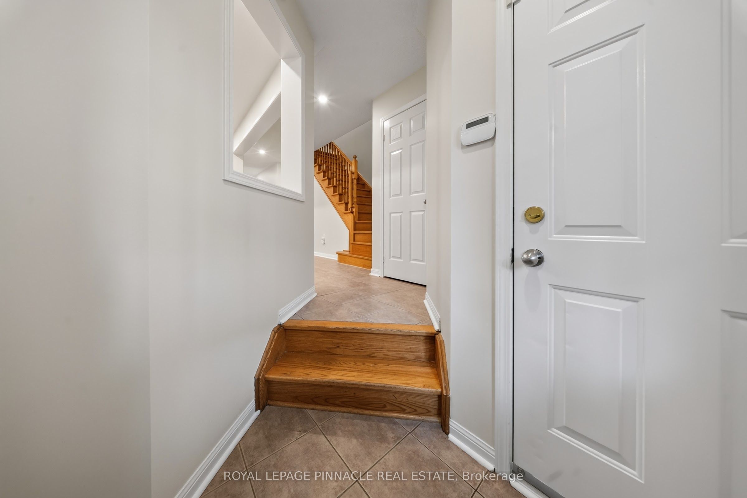 787 Avocado Crescent, Mississauga, ON L5W 1H4 photo 4