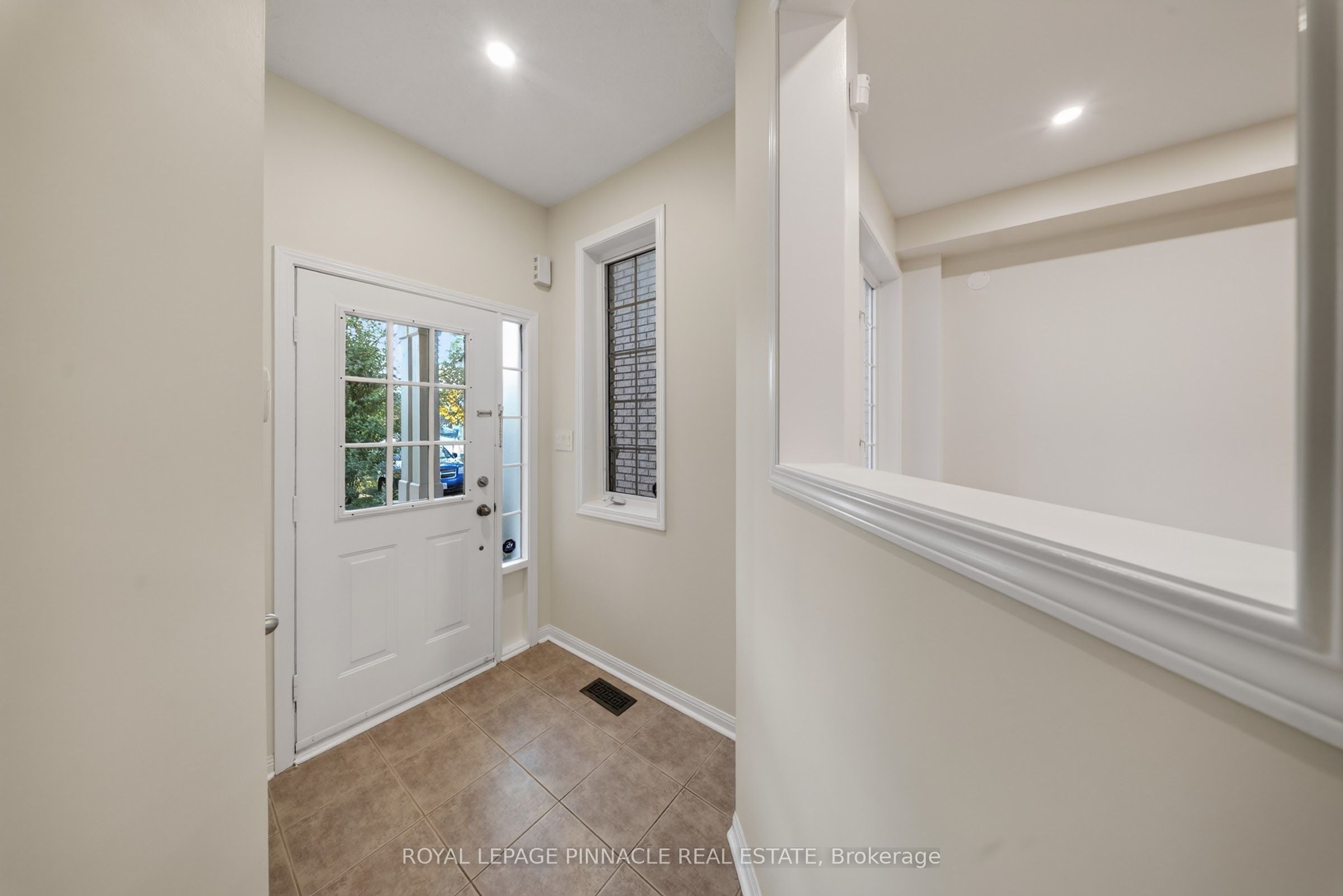 787 Avocado Crescent, Mississauga, ON L5W 1H4 photo 5