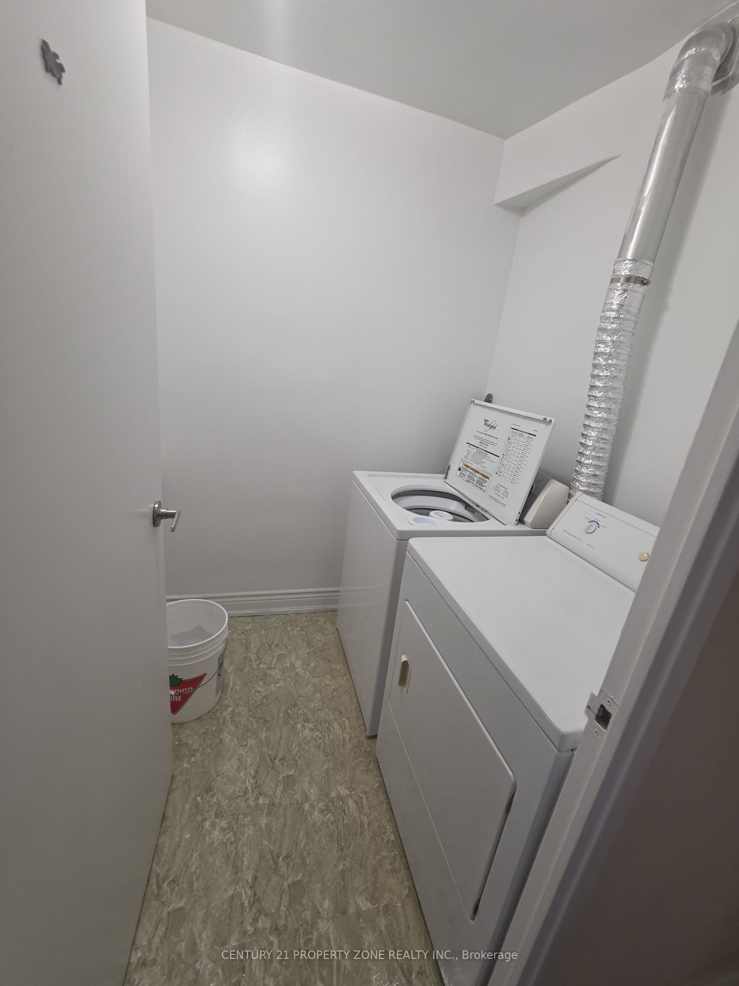 2345 Confederation Parkway 1103, Mississauga, ON L5B 2H3 photo 5