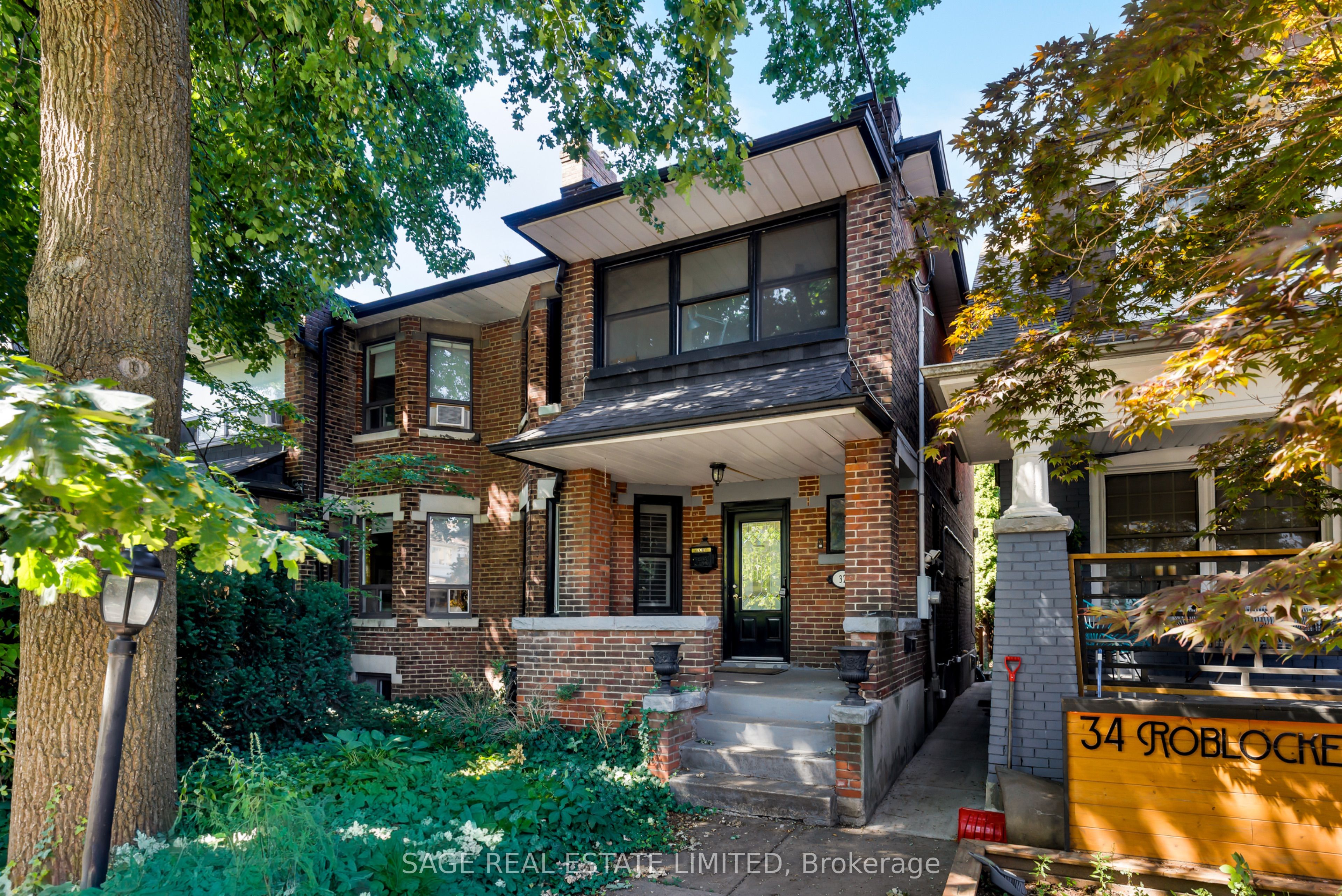 32 Roblocke Avenue Main, Toronto, ON M6G 3R7