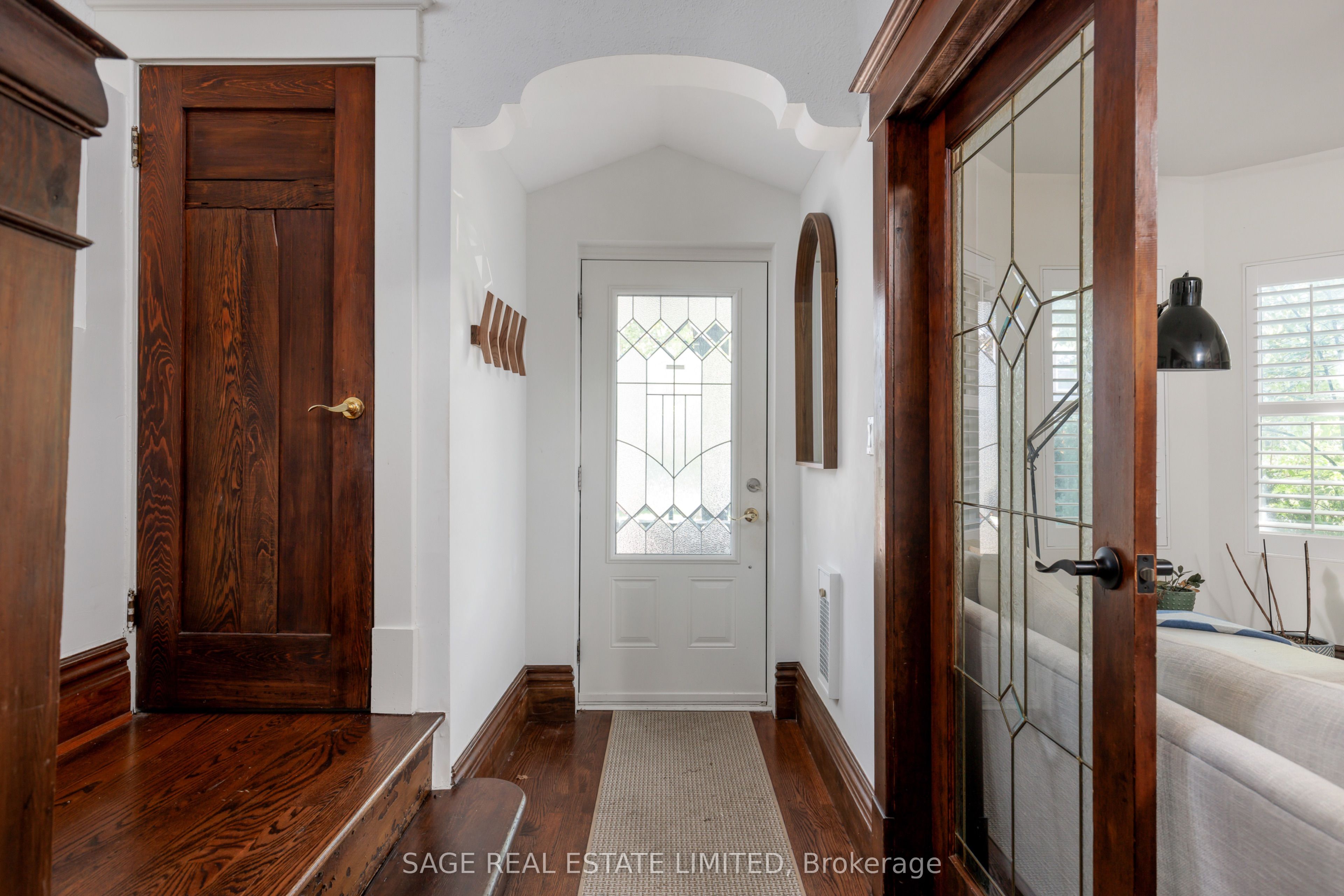 32 Roblocke Avenue Main, Toronto, ON M6G 3R7 photo 3