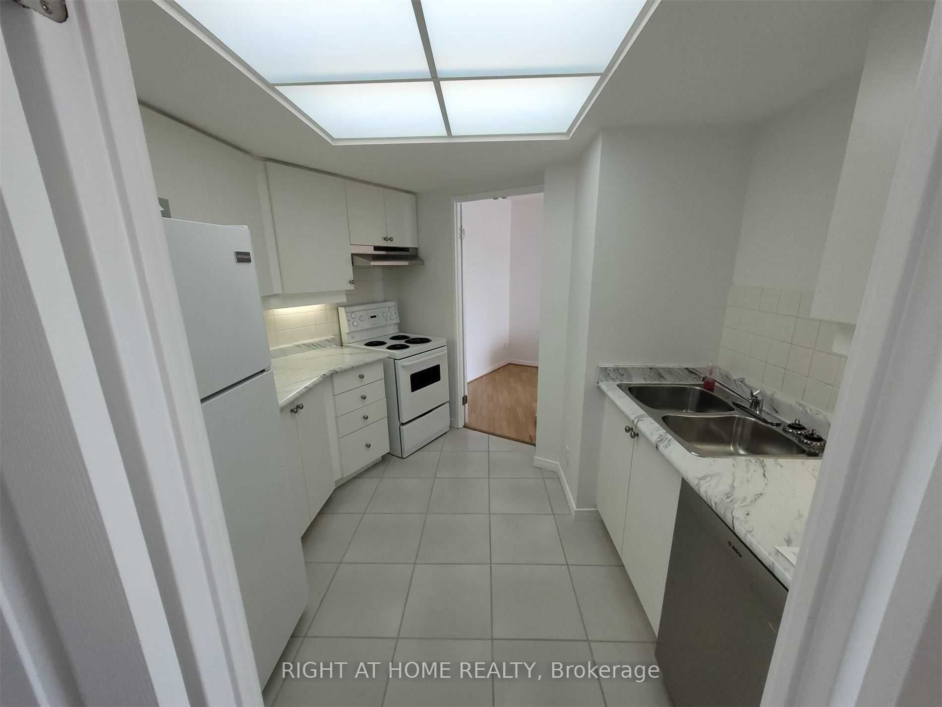 6 Humberline Drive 813, Toronto, ON M9W 6X8 photo 4