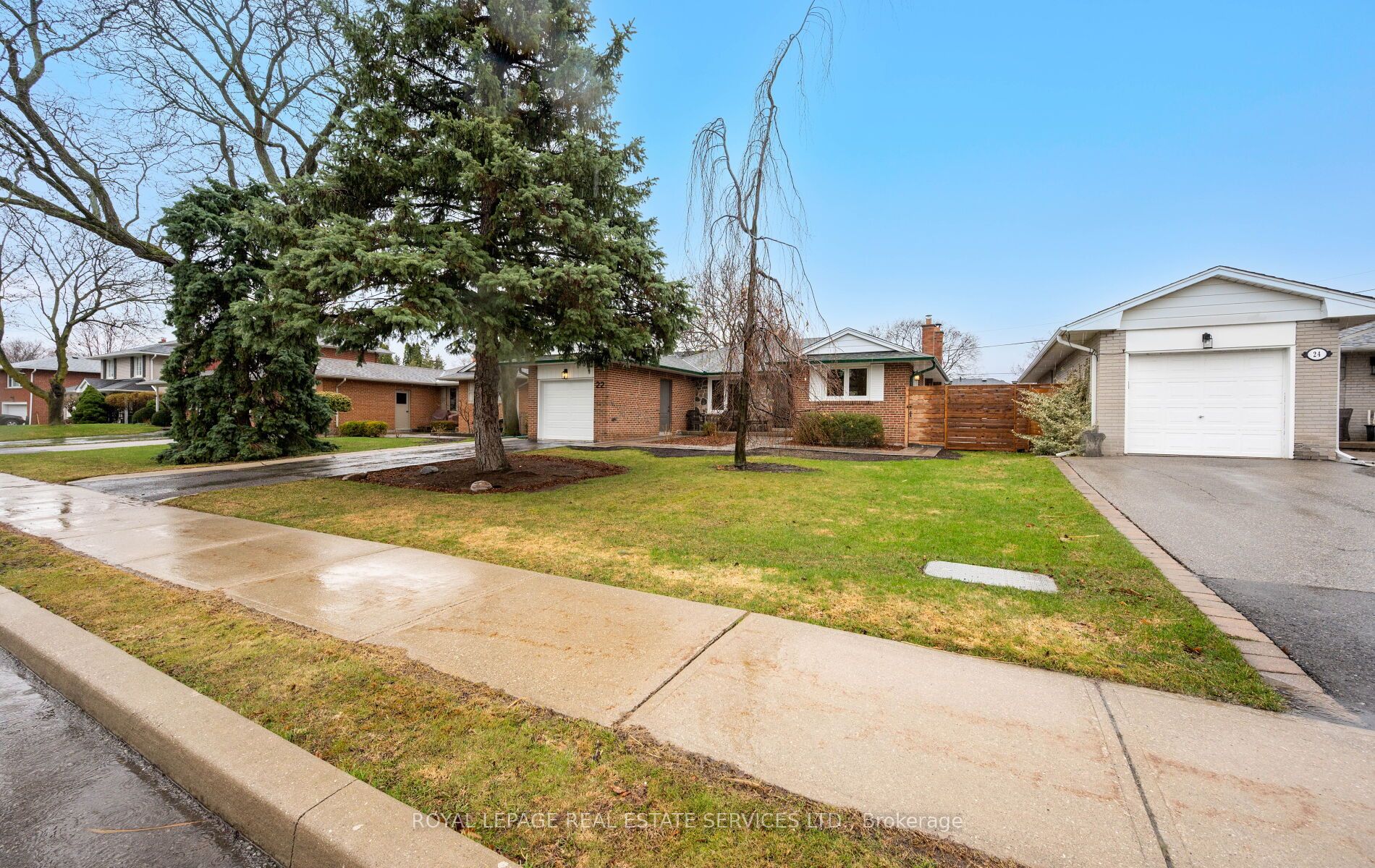22 Arbroath Crescent, Toronto, ON M9C 2T1 photo 2