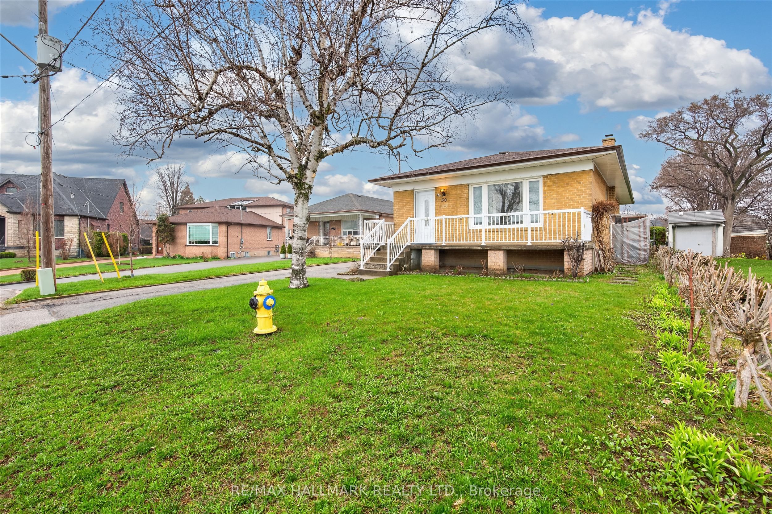 50 Dorking Crescent, Toronto, ON M3M 2B6 photo 3