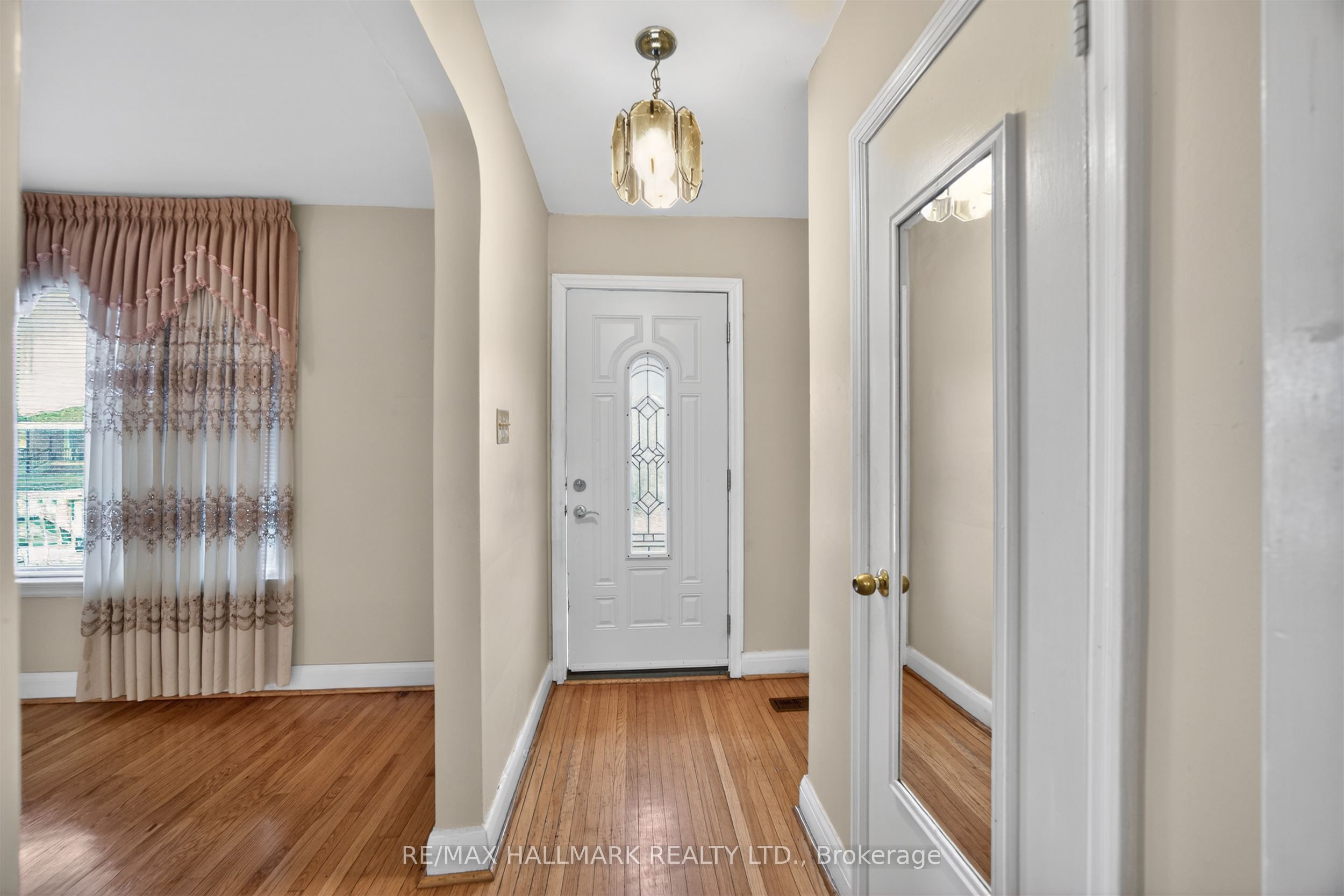 50 Dorking Crescent, Toronto, ON M3M 2B6 photo 5