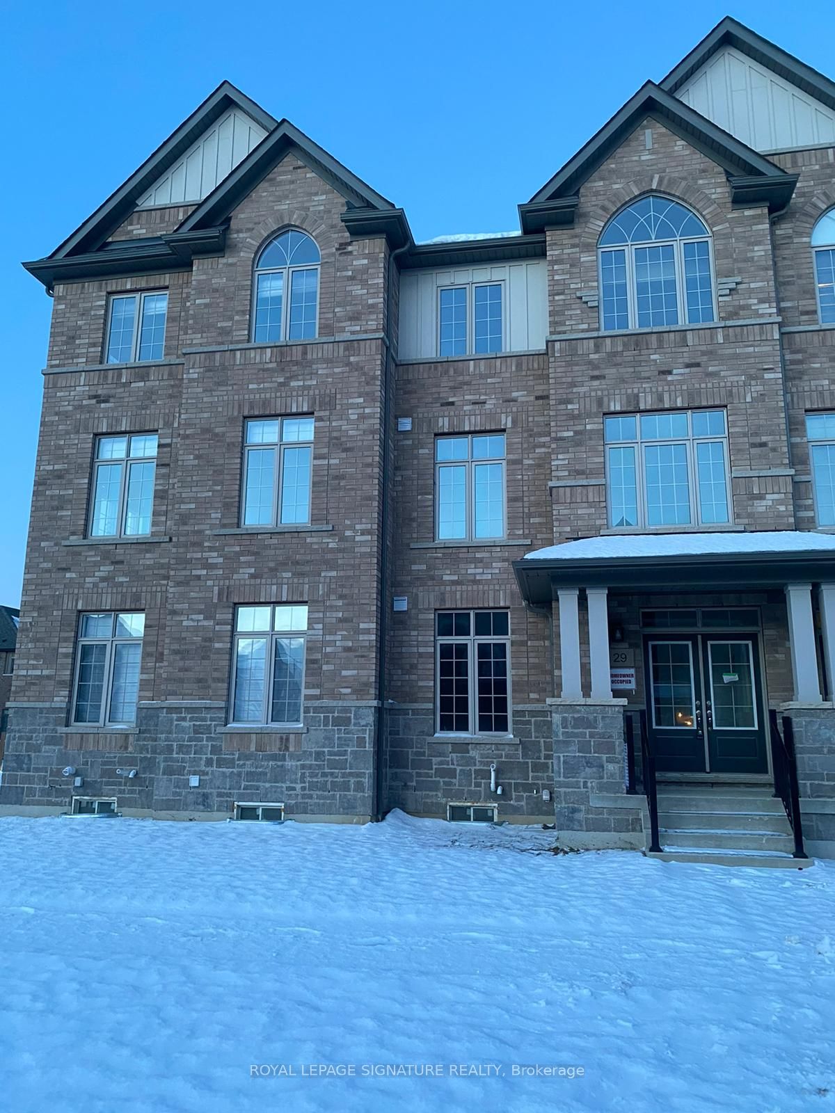 29 Petch Avenue, Caledon, ON L7C 4J6 photo 2