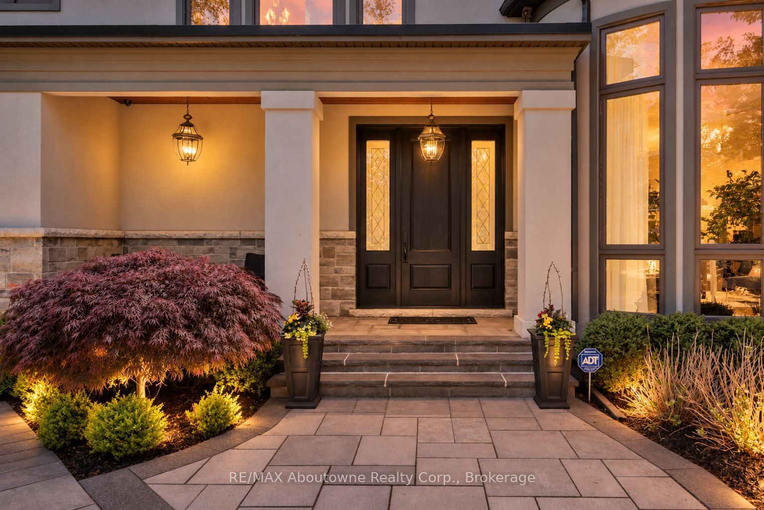 456 Lakeshore Road W, Oakville, ON L6K 1G5 photo 5