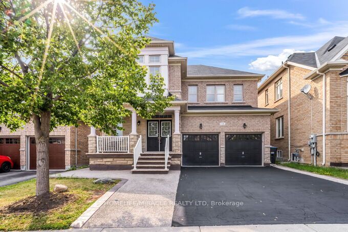 14 Bonnie Braes Drive, Brampton, ON L6Y 0X4 photo 2