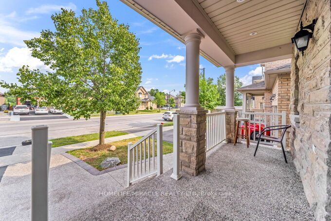 14 Bonnie Braes Drive, Brampton, ON L6Y 0X4 photo 4