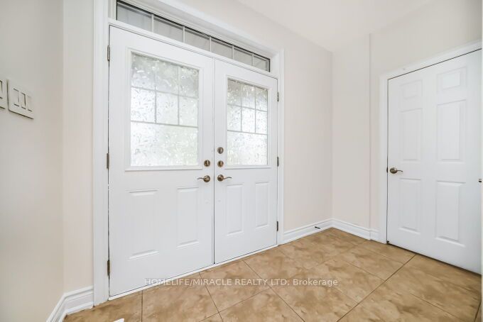 14 Bonnie Braes Drive, Brampton, ON L6Y 0X4 photo 5