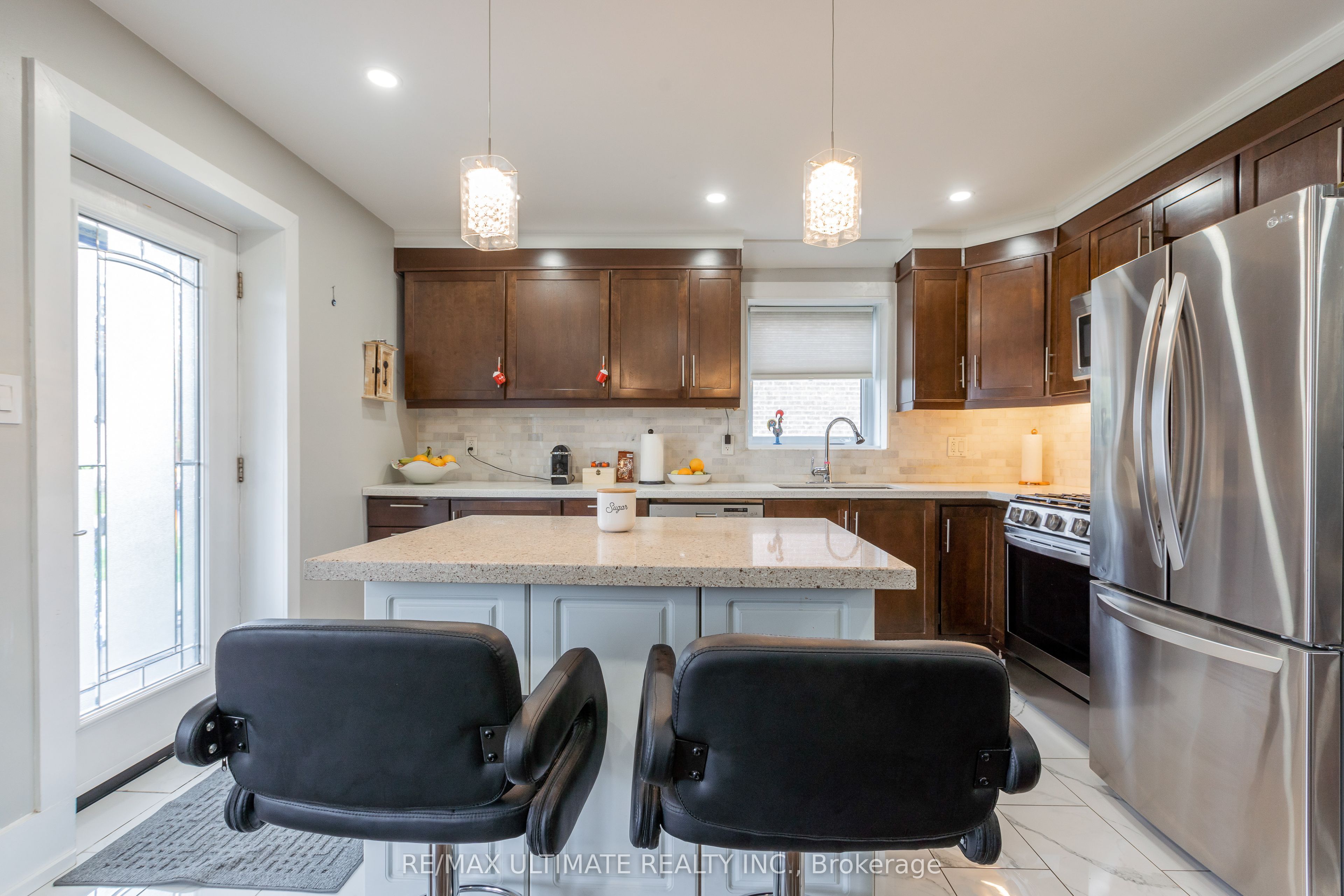 14 Nordale Crescent, Toronto, ON M6M 3A1 photo 4