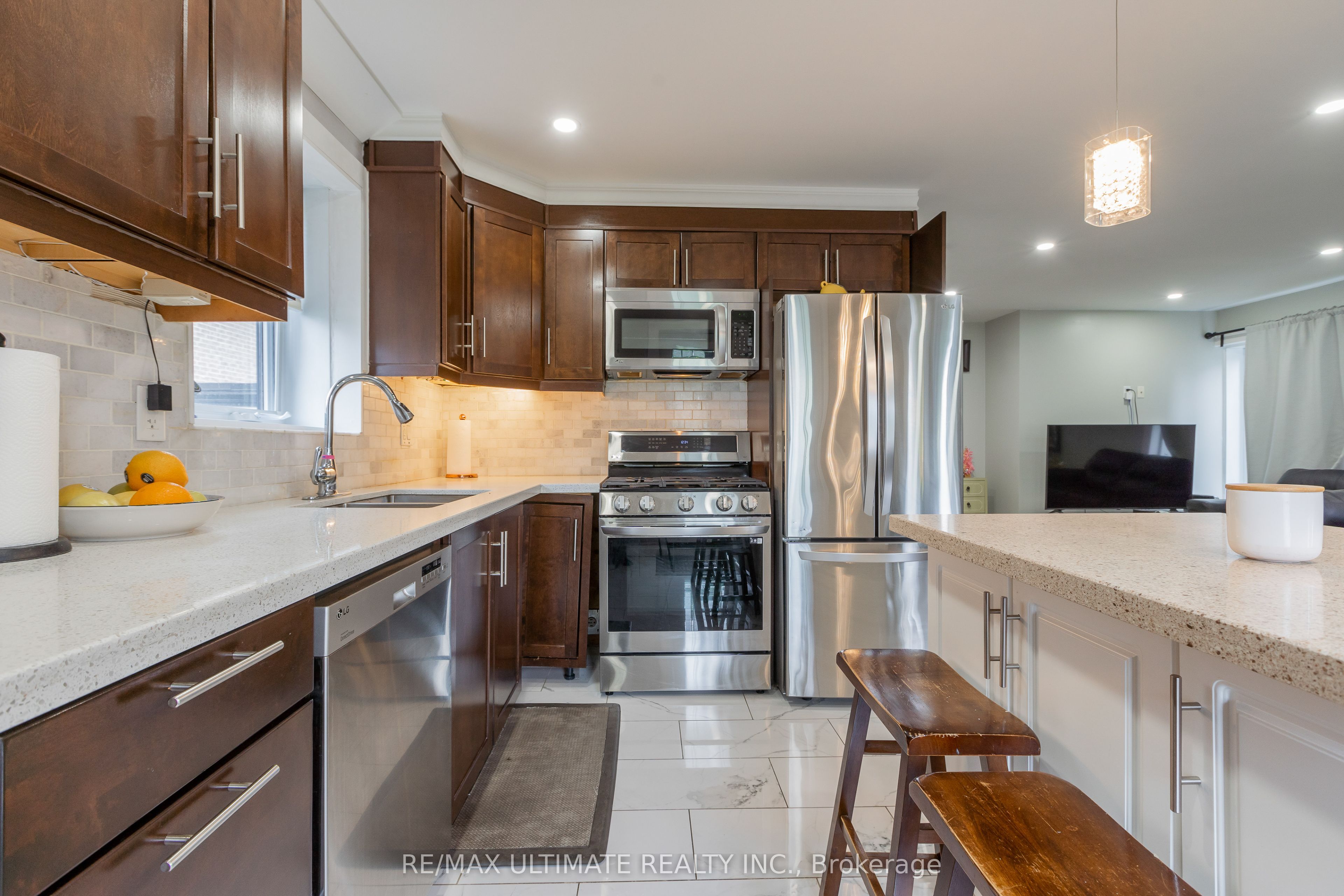 14 Nordale Crescent, Toronto, ON M6M 3A1 photo 5